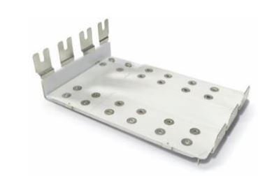 Gelamineerde busbars bestaan uit twee of meer geleiders, waarover de elektriciteit wordt verdeeld.  De contactpunten bestaan uit ringen en/of doorzettingen. De geleiders worden van elkaar gescheiden door een isolatielaag van diëlektrisch materiaal die voorkomt dat de spanning doorslaat van de ene geleider naar de andere. Het isolatie materiaal is speciaal ontwikkeld om een lage inertie te bekomen. Het geheel van de geleiders en het diëlektrisch materiaal kan op zijn beurt ook nog eens door een isolatielaag omgeven zijn.
De gelamineerde busbars die het voorwerp zijn van deze aanvraag  zijn ontworpen om deel uit te maken van omvormers. Deze omvormers zetten gelijkstroom (DC) om naar wisselstroom (AC), voor motorsturing met een hoog vermogen. Door hun speciale ontwerp zorgen de gelamineerde busbars voor de benodigde lage elektrische inertie en de nodige elektrische verbindingen naar de diverse componenten.
De hier bedoelde busbars zijn allemaal ontworpen naar welbepaalde specificaties van klanten, maar delen allen de bovenstaande productkenmerken alsmede de eigenschap dat ze ontworpen zijn voor het verdelen van stroom met een nominale spanning van 1000 V of minder.
