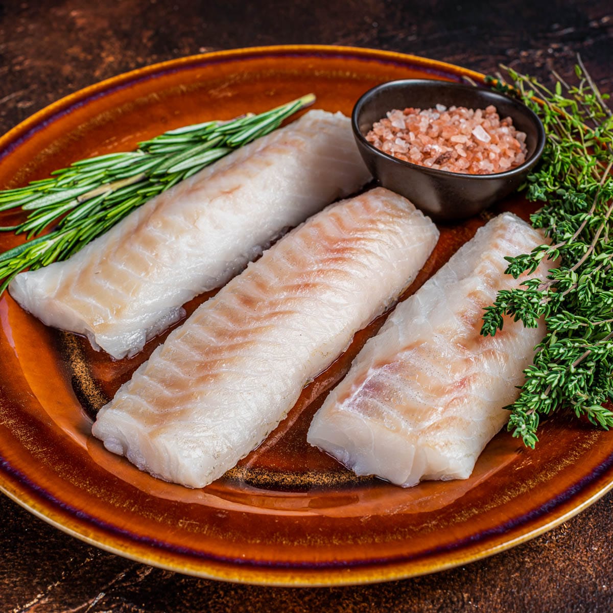 Bijgeknipte filets (zonder buikflap en zonder staart), twee stuks per vis, van de soort Schelvis - Haddock (Melanogrammus aeglefinus), aangeboden in verse of gekoelde toestand.