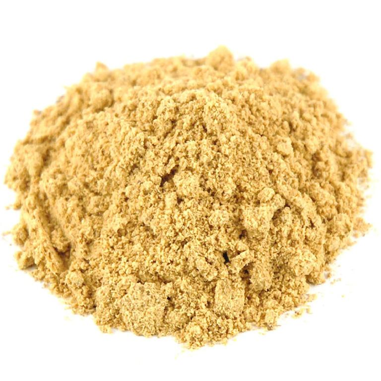 Корен от джинджифил (Zingiber officinale), сушен и смлян, представен под формата на прах и предназначен за човешка консумация. Стоката е в опаковки от 15 гр, 1 кг и 10 кг.