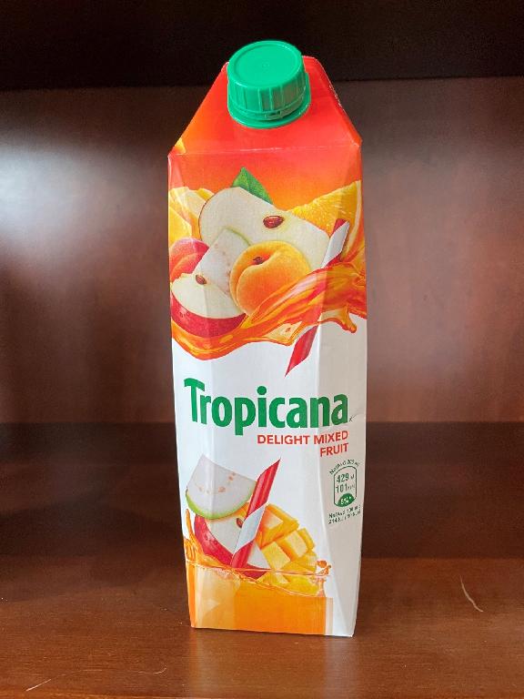 Μη αλκοολούχο φρουτοποτό με την ονομασία TROPICANA DELIGHT MIXED FRUIT.
Συστατικά: νερό, χυμός μήλου 31%, χυμός πορτοκαλιού 4,8%, χυμός και πουρέ μάνγκο 4%, πουρέ γκουάβα 1%, πουρέ μπανάνας 0,7% , πουρέ βερίκοκου 0,3% χυμός ροδάκινου 0,2%, ζάχαρη, κιτρικό οξύ ως μέσο όξυνσης, σταθεροποιητές, αρωματικές ουσίες, χλωριούχο νάτριο, και χρωστική β-καροτίνη
Η αξία Brix του προϊόντος, από πληροφορίες που προσκόμισε η εταιρεία, είναι 11.95 ± 0.2.