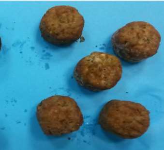 Dle deklarovaných údajů se jedná o veganský a vegetariánský pokrm z cizrny - falafel.
Postup výroby: všechny suroviny se smíchají, vzniklá hmota se vylisuje do požadovaného tvaru (kuličky) a tyto se následně usmaží ve fritéze. Proces je ukončen hlubokým zmražením a balením do plastového obalu nebo sáčku.
Složení: cizrna, kukuřičný škrob, droždí, koriandr, česnek, sůl, strouhanka, cibule, cuketa, petržel, pepř, kmín, slunečnicový olej, jablečný protlak, vinný ocet, voda.