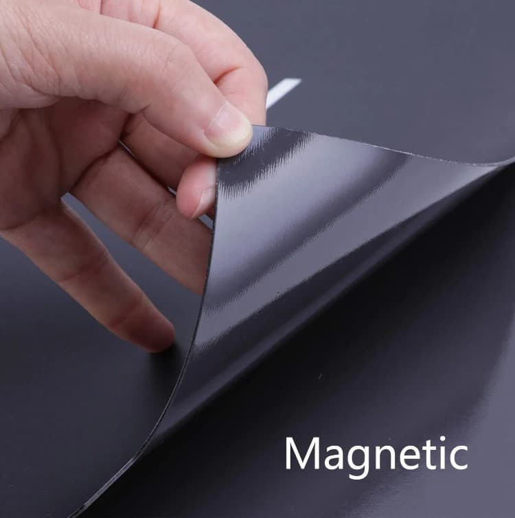 Dle poskytnutých údajů se jedná o pružnou odnímatelnou magnetickou tiskovou podložku pro 3D tiskárny.
Slouží pro snazší a bezpečnější oddělení vytisknutého předmětu z 3D tiskárny. Vhodná pro PLA materiály.
Materiál: magnetický kompozit tvořený z 90 % magnetickým prachem (stroncium ferit) a z 10 % plastovým pojivem (chlorovaný polyethylen).