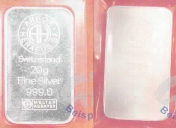 Es handelt sich um im Wesentlichen durch Gießen und Prägen gefertigte, massive, in etwa quaderförmige Erzeugnisse (sog. Barren) mit abgerundeten Kanten und Ecken aus Feinsilber (999/1000) mit verschiedenen handelsüblichen Gewichten. Auf der Oberseite der Barren sind das jeweilige Gewicht, die Feinheit und eine Herstellerangabe eingeprägt. Die Erzeugnisse können auch mit bildlichen Darstellungen versehen sein.
-Antragstellerangaben-

Abbildung siehe Anlage.

Derartige Erzeugnisse gehören als "Silber, in Rohform" zur Codenummer 7106 9100 00 0 des Zolltarifs.