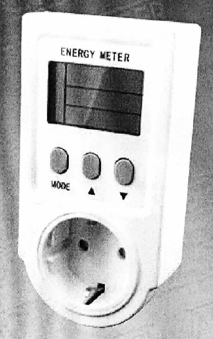 Elektrizitätszähler in Form eines Einphasen-Wechselstromzählers als Multifunktionsgerät, so genanntes Energiekostenmessgerät (Art. Nr. PMEGKM 032), im Wesentlichen bestehend aus einem Gehäuse mit Netzstecker, Steckdose, Bedientasten und LCD (äußere Form: siehe Abbildung in der Anlage). Der Energiekostenzähler zeigt den Strom- bzw. Energieverbrauch eines angeschlossenen Gerätes an. 

Die Ware wird als "Elektrizitätszähler, Einphasen-Wechselstromzähler" eingereiht.