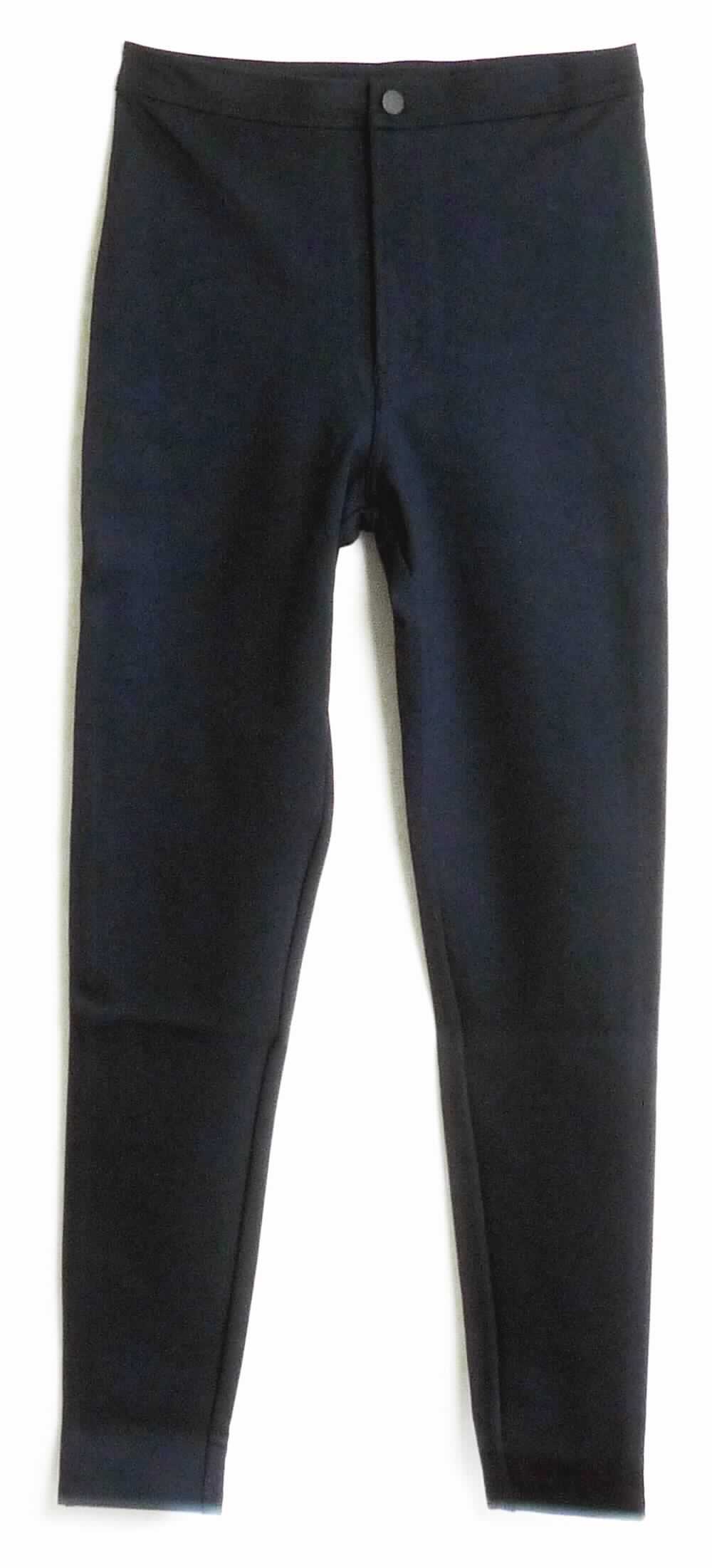 Lange Hose, sog. gewirkte Hose für Frauen, Art. RSAUPO300, Größe L, Foto siehe Anlage,
- aus ca. 0,8 mm dicken, einfarbigen Gewirken aus laut Antrag 66 % Viskose (künstliche Chemiefasern), 30 % 
  Polyester und 4 % Elasthan (beides synthetische Chemiefasern),
- in der Taille abschließend, mit einem ca. 3 cm breiten, angesetzten Taillenbund,
- vorn mit einer Öffnung mit Reißverschluss und Patte mit Knopfverschluss von links über rechts (Männerkleidung), 
  somit keine Ware der Position 6104,
- hinten mit zwei aufgesetzten, offenen Gesäßtaschen,
- mit knöchellangen Hosenbeinen, 
- an den Beinabschlüssen durch Umschlagen und Festnähen gesäumt.

"Lange Hose, aus Gewirken, für Männer, aus künstlichen Chemiefasern"