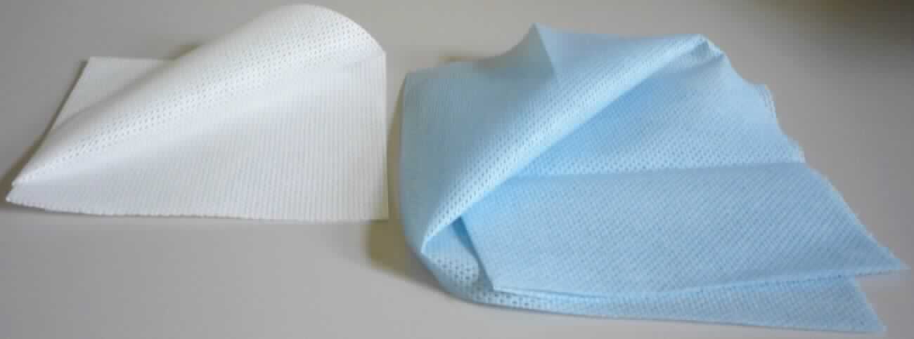 Andere konfektionierte Waren (Reinigungstücher), Foto siehe Anlage,
- laut Antrag 400 Stück als Meterware auf einer Rolle, mit einer Breite von 38 cm,
- im Abstand von laut Antrag 40 cm mit einer Perforation versehen, um einzelne "Vliestücher" abtrennen zu können
  (Strichperforation); die "Vliestücher" werden durch bloßes Abtrennen gebrauchsfertig, damit handelt es sich um 
  konfektionierte Spinnstoffwaren,
- aus Vliesstoffen der Position 5603 aus laut Antrag 100 % Viskose (künstliche Chemiefasern),
- dienen laut Antrag als Reinigungstücher.

"Andere konfektionierte Waren (Reinigungstücher) aus Spinnstoffen, aus Vliesstoffen"