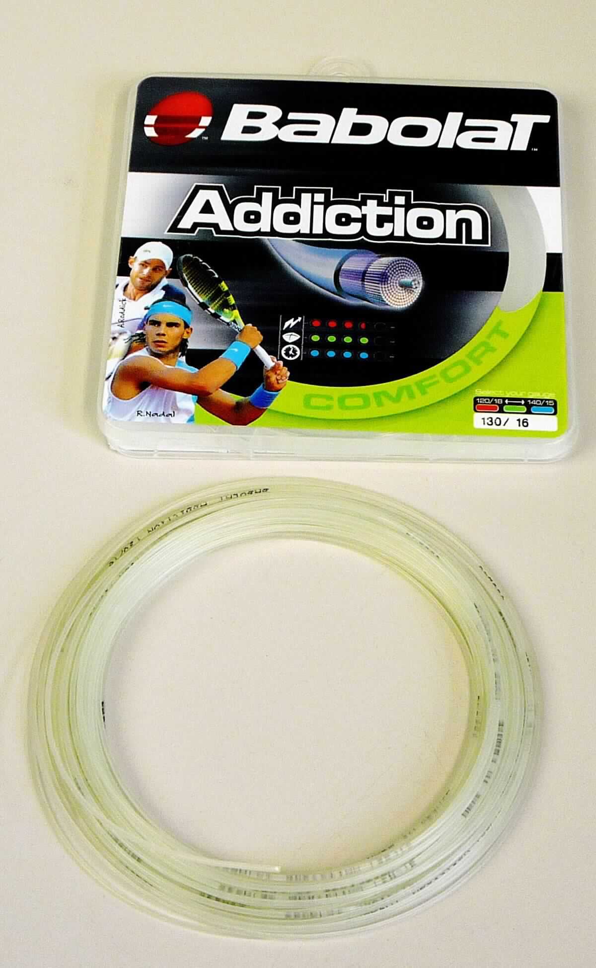 Bindfaden, sog. Tennis Saite, Art. Babolat Addiction Polyamide Fasern / multifil, Foto siehe Anlage,
- in einer Hülle aus Kunststoff verpackt,
- mit einer Länge von laut Antrag 12 m und einem Durchmesser von ca. 1,4 mm,
- laut Untersuchungsergebnis:
-- weißes, gedrehtes Garn aus synthetischen Chemiefasern (Filamenten) aus laut Antrag 100 % Polyamid,
-- mit Kunststoff überzogen bzw. umhüllt, 
-- mit einem Titer von 17.000 dtex,
- zur Verwendung als Tennissaite.

"Bindfaden, mit Kunststoff überzogen, aus synthetischen Chemiefasern, aus Polyamid, mit einem Titer von weniger 
 als 50.000 dtex"