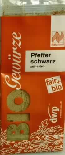 Nach den Angaben der Antragstellerin und der vorgelegten Warenprobe handelt es sich um gemahlenen, schwarzen Pfeffer der Gattung Piper, ohne weitere Zusätze. Das Pulver ist in einem Polybeutel (Inhalt 50 g) für den Einzelverkauf aufgemacht. 

Zolltarifrechtlich handelt es sich um "Pfeffer der Gattung Piper, gemahlen oder sonst zerkleinert".