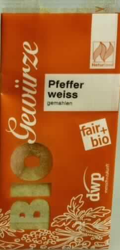Nach den Angaben der Antragstellerin und der vorgelegten Warenprobe handelt es sich um gemahlenen, weißen Pfeffer der Gattung Piper, ohne weitere Zusätze. Das Pulver ist in einem Polybeutel (Inhalt 50 g) für den Einzelverkauf aufgemacht. 

Zolltarifrechtlich handelt es sich um "Pfeffer der Gattung Piper, gemahlen oder sonst zerkleinert".