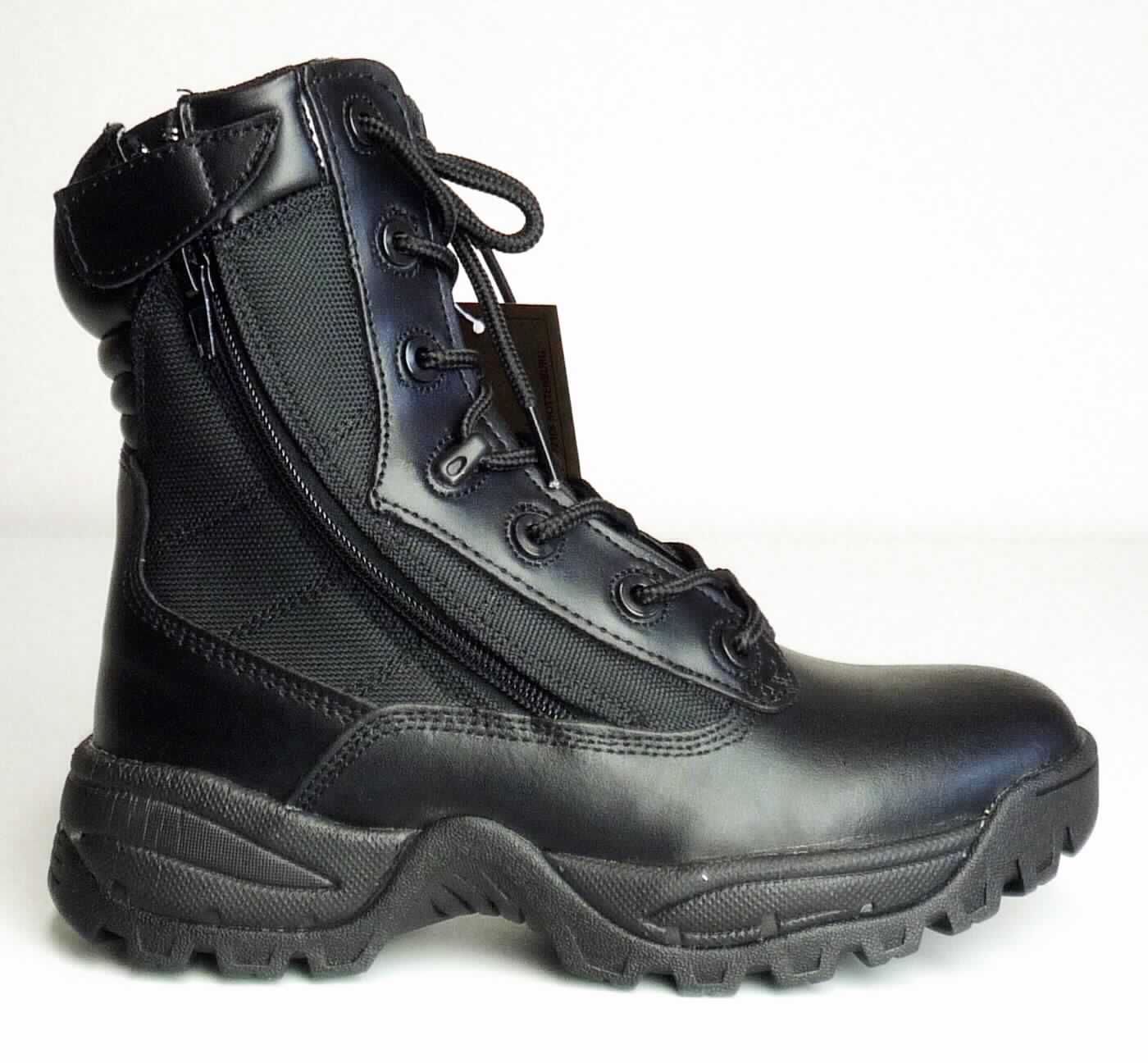 Freizeitstiefel (lt. Antrag: "Schnürstiefel", Foto siehe Anlage)
- mit Laufsohlen aus (lt. Antrag) Kautschuk; ohne Hauptsohle aus Holz,
- mit Oberteil aus Leder (den größten Teil der Außenfläche bildend), Kunststoff (Spinnstoff mit einer mit bloßem
  Auge wahrnehmbaren Außenschicht aus Kunststoff) und Spinnstoff,
- vorn mit Schnürsenkelverschluss sowie seitlich mit Reißverschluss und kleinem Klettverschluss,
- ohne Metallschutz in der Vorderkappe,
- den Knöchel, jedoch nicht die Wade bedeckend,
- mit einer Länge der Innensohle von mehr als 24 cm,
- nicht als Männer- oder Frauenschuhe erkennbar

"Schuhe mit Laufsohlen aus Kautschuk und Oberteil aus Leder, andere als in den UPos. 6403 1200 bis 
 6403 9111 genannt, nicht als Männer- oder Frauenschuhe erkennbar"