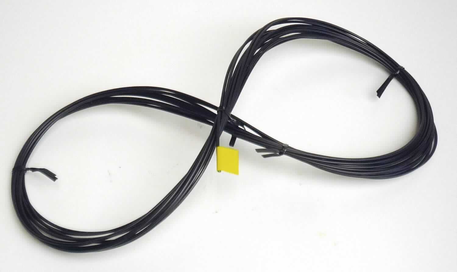 Kabel aus optischen Fasern, sog. Polymer Optical Fiber.  
Kabel aus einem einzeln mit Kunststoff umhüllten Lichtwellenleiter (Durchmesser 1 mm) aus Acrylglas (Polymethylacrylat PMMA), umgeben von einer Kunststoffaußenhülle aus Polyethylen (Gesamtdurchmesser 2,2 mm), auf Spulen aufgewickelt und für die Datenübertragung in der industriellen Automatisierung bestimmt.

Die Ware ist als "Kabel aus einzeln umhüllten, optischen Fasern" einzureihen.