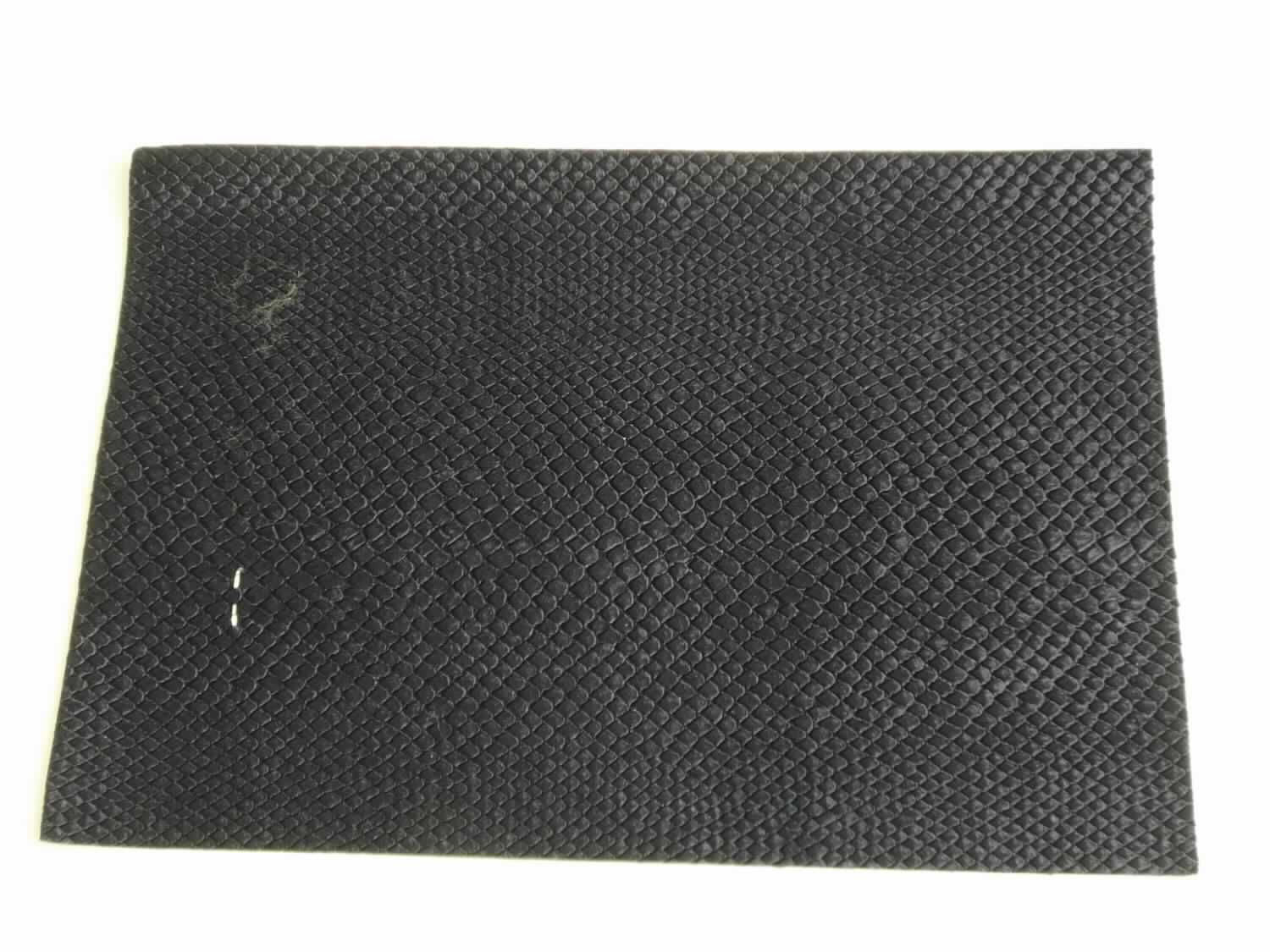 Textillaminat, Foto siehe Anlage,
- als Meterware, 
- laut Untersuchungsergebnis:
-- aus zwei mit ihrer ganzen Fläche aufeinander liegenden und so miteinander durch Kleben verbundenen Lagen: 
--- mit einer Oberlage (Schauseite):
---- Samtgewebe,
---- Kettsamt,
---- aus Chemiefasern (laut Antrag 65 % Viskose und 35 % Cupro),
---- geprägt,
--- mit einer Unterlage:
---- aus einem buntgewebten Gewebe aus laut Antrag 75 % Baumwolle und 25 % Polyester (synthetische 
      Chemiefasern),
- dient laut Antrag als Obermaterial für Schuhe,
- insbesondere im Hinblick auf die Verwendung bestimmt das die Schauseite bildende Gewebe den Charakter 
  der Ware.

"Samt, gewebt, keine Ware der Position 5802 oder 5806, aus Chemiefasern, Kettsamt"