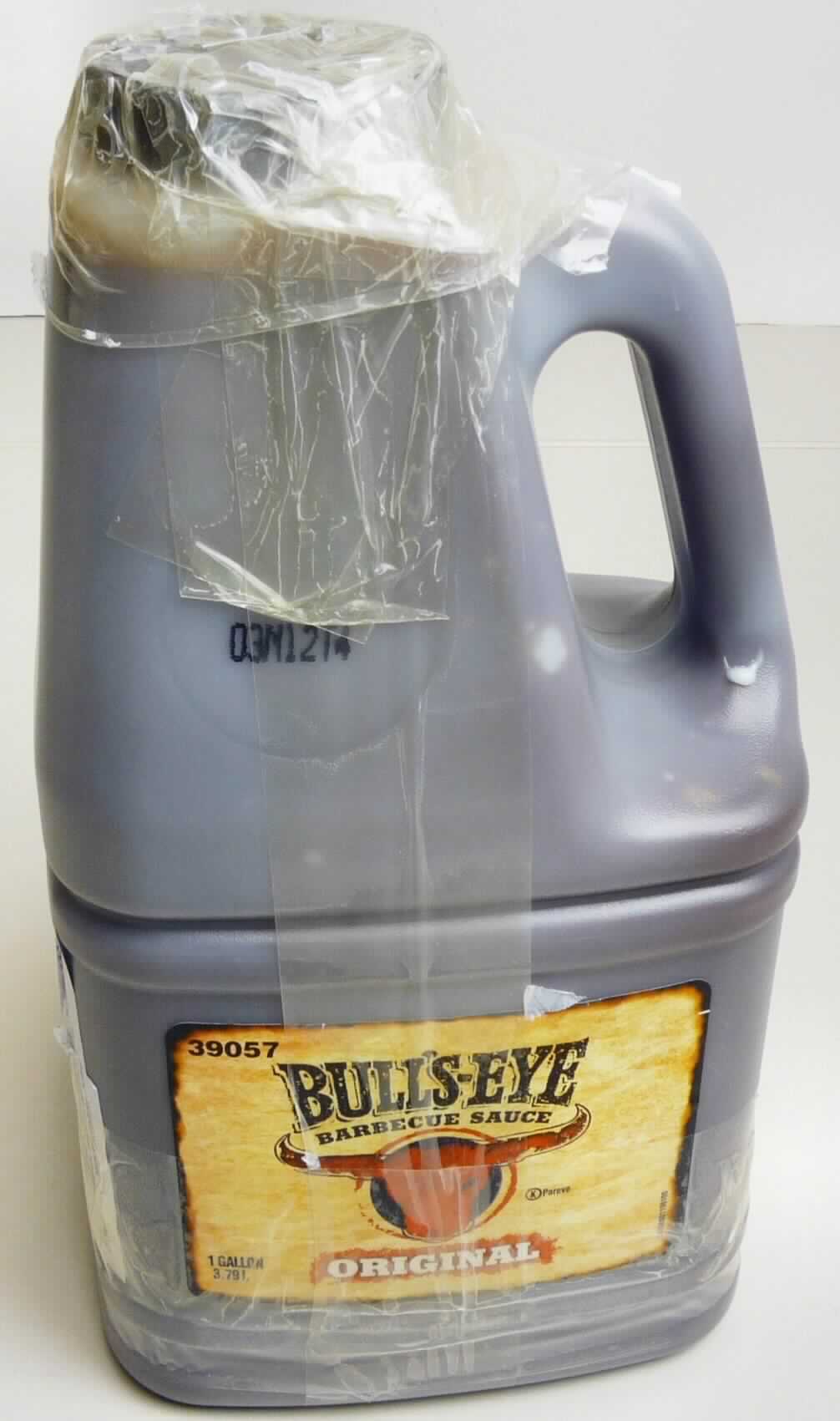 Zubereitete Würzsauce

Antragsangaben:
Barbecue Sauce 

Ein Warenmuster in Original-Umschließung wurde vorgelegt.

Beschreibung der vorgelegten Warenprobe:
Weißer Kunststoffkanister (1 Gallone, 3,79 l) mit schwarzem Schraubverschluss, beidseitig bunt etikettiert, mit der Abbildung eines roten Stiers und engl. Angaben zu u.a. Verkehrsbezeichnung, Zutaten und Nährwerten; zusätzlich ein weißer Aufkleber mit Angaben in dt. Sprache.
Zutaten: Tomatenpüree (Tomatenmark, Wasser), Zucker, Zuckerrübenmelasse, Branntweinessig, Salz. Enthält weniger als 2 % von: Modifizierter Lebensmittelstärke, nat. Raucharoma, getr. Zwiebeln, Senfmehl, Gewürzen, 
getr. Knoblauch.

Inhalt: Dunkle, rot-braune, sämige Sauce, mit Gewürzen durchsetzt; Geschmack aromatisch, nach Tomate, sehr süß, säuerlich, mit deutlich wahrnehmbarem Raucharoma, leicht scharf.

Zubereitete Würzsauce, Tomatensoße.