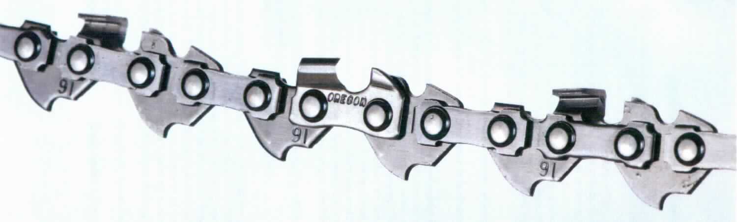 "Sägekette";

- aus unedlem Metall mit verchromten Schneidezähnen (lt. Antragsteller ) und 
  doppelten Schneidkanten

- Teilung (Abstand der Treibglieder zueinander): 9,525 mm (3/8")

- Länge: 57 Treibglieder mit jeweils einer Dicke (Stärke) von 1,3 mm

Abbildung siehe Anlage.

Derartige Waren sind als "Sägeketten aus unedlem Metall" in den TARIC-Code 8202 4000 00 einzureihen.