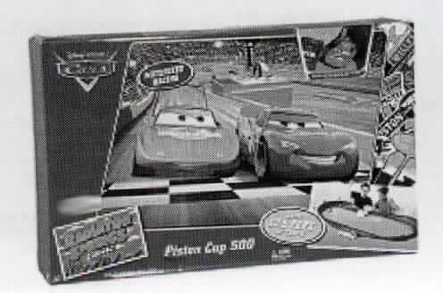 Es handelt sich um eine sog. Autorennbahn (sog. "Pistons Cup 500; Artikel 901857 (165956)), lt. Antragsangaben
bestehend aus:
- einer größtenteils zweispurigen, zerlegten Rennbahn (Länge ca. 3,8m) aus mehreren,
  zusammensetzbaren Schienenteilen,
- einem motorisierten Beschleuniger (batteriebetrieben; Batterien nicht enthalten),
- zwei Fahrzeugen,
- einer Tribühne,
- zwei Werbetafeln und vier Flaggen,
- jeweils aus Kunststoff bestehend.
Ziel ist es, mit seinem Auto als erster durch das Ziel zu kommen, indem man auf den zweispurigen 
Streckenabschnitten die jeweils beste bzw. schnellste Fahrbahn mittels eines manuellen
Spurwechslers wählt und es zum richtigen Zeitpunkt beschleunigt. Damit hat die Ware den 
Charakter eines Gesellschaftsspiels (Gewinnermittlung).
Die Rennbahn ist in einem großen, bunt bedruckten Pappkarton für den Einzelverkauf aufgemacht.

Die Ware ist als "elektrisches Autorennspiel, das den Charakter eines Gesellschaftspiels hat" 
einzureihen.