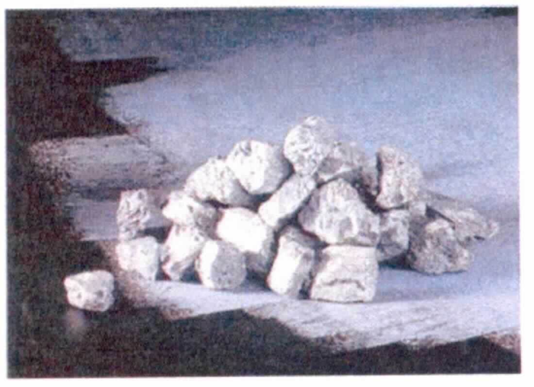Ferrosilicium

Bei der Ware handelt es sich um eine Legierung auf Eisen-Silicium-Basis zur Behandlung von Eisenschmelzen zur Herstellung von Gusseisen.

Angegebene Zusammensetzung:
Silicium (Si): 43 -45 %, Magnesium (Mg): 5,7 - 10 %, Calcium (Ca): 0,7 - 3,0 % , Rest: Eisen (Fe).
Angegebene Körnung: 0,1 - 30 mm

Die Ware ist als anderes Ferrosilicium, mit einem Magnesiumgehalt von 4 bis 10 GHT, in die Unterposition 7202 2910 der Kombinierten Nomenklatur einzureihen.