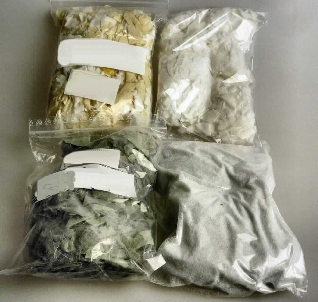 Abfälle aus Chemiefasern, sog. Streugut, Los 9088 - Elastanfäden, Foto siehe Anlage,
- aus synthetischen Chemiefasern (laut Antrag Elastan),
- Verschmutzungen und Fremdbestandteile vorhanden,
- augenscheinlich in unterschiedlichen Längen,
- augenscheinlich Titerschwankungen vorhanden,
- weder gekrempelt noch gekämmt noch anders für die Spinnerei bearbeitet,
- dient laut Antrag der Reitbodenverbesserung.

"Abfälle von Chemiefasern, aus synthetischen Chemiefasern, andere als in den Unterpositionen
 5505 1010 bis 5505 1070 genannte"