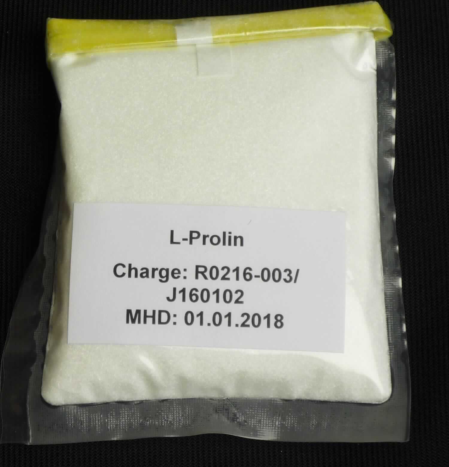 Heterocyclische Verbindung, nur mit Stickstoff als Heteroatom; L-Prolin

Bei der vorgelegten Ware handelt es sich gemäß den vorgelegten Unterlagen um die chemisch einheitliche Verbindung L-Prolin. Die CAS-Nummer lautet 147-85-3. Die Reinheit der Verbindung beträgt mindestens 98.5%. Die Ware liegt als weißes Pulver vor und wird in diäettischen Lebensmittelzubereitungen eingesetzt.

Die Ware ist als andere heterocyclische Verbindung, nur mit Stickstoff als Heteroatom, in die Unterposition 2933 99 der Kombinierten Nomenklatur einzureihen.