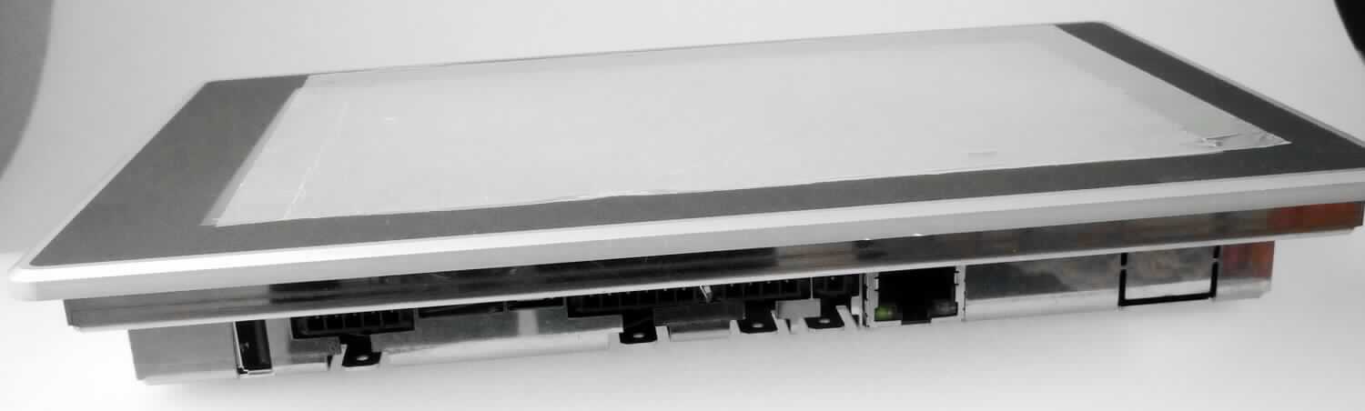 Automatische Datenverarbeitungsmaschine, sog. Single Board Computer mit Touch-Display, im Wesentlichen bestehend aus einer Zentraleinheit mit Prozessor, Speicher sowie Grafik- und Audiobausteinen in einem Gehäuse mit berührungsempfindlichem Bildschirm, Speicherkartenslot sowie diversen Schnittstellen, wie z.B. USB, RS232, Audio und Video.
Das zum Einbau bestimmte Gerät verfügt über Speicher für Datenverarbeitungsprogramme und Daten, ist frei programmierbar nach Benutzeranforderungen, vermag Rechenoperationen nach Benutzeranweisungen durchzuführen und ist in der Lage, den Programmablauf durch logische Entscheidungen selbst zu ändern.

Die Ware wird als "automatische Datenverarbeitungsmaschine, nicht tragbar, eine Zentraleinheit sowie eine Eingabe- und Ausgabeeinheit in einem gemeinsamen Gehäuse enthaltend" eingereiht.

Anlage: 1 Abbildung
