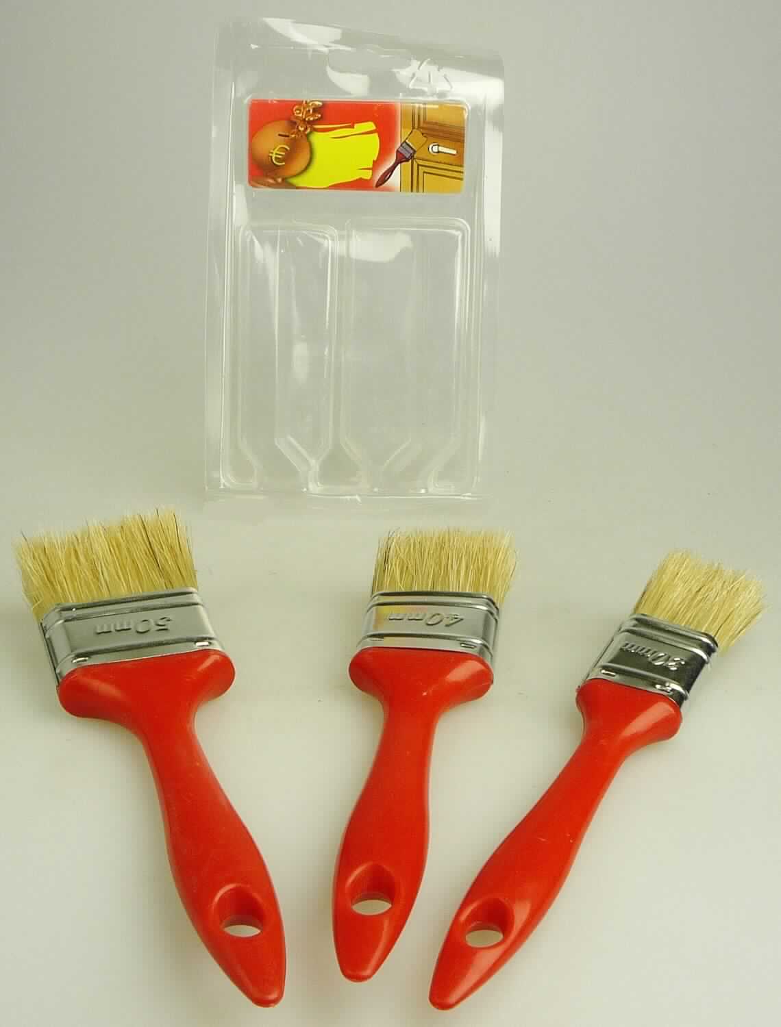 Bei der als "Flachpinsel-Lasurset" (Art.Nr.: 66079) bezeichneten Ware handelt es sich um drei verschiedene Flachpinsel zum Auftragen von Farbe bzw. Lack.
Die gemeinsam aufgemachten Pinsel bestehen jeweils aus einem Stiel aus Holz, einer Zwinge aus Metall und Schweineborsten als Einzugsmaterial (mit 30 mm, 40 mm und 50 mm Breite).

Die Pinsel sind jeweils als "Pinsel, zum Auftragen von Anstrichfarben, Lack oder dergleichen" einzureihen.