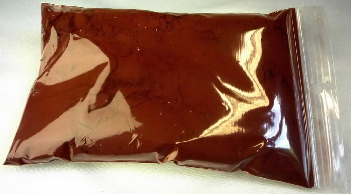 Angaben: 
Fermentiertes Reispulver; färbendes Gewürzmittel.

Warenbeschaffenheit: 
dunkelrotes, feines Pulver
 
Befund: 
Zubereitung auf der Grundlage eines Farbmittels pflanzlichen Ursprungs