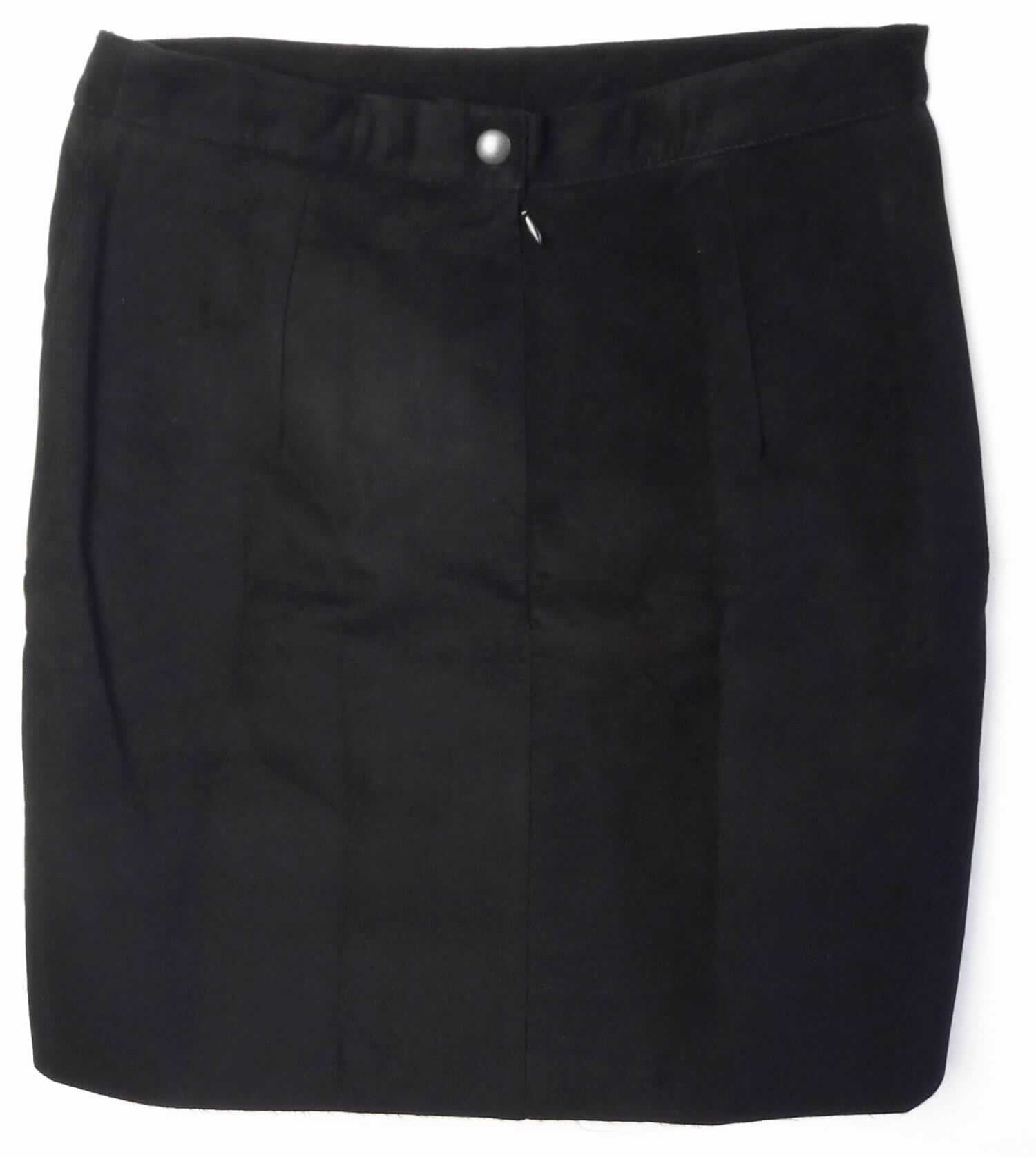 Kleidung aus Leder, Damen Rock Leder (Art. RSALH300), Foto siehe Anlage,
- vollständig aus Leder, 
- in Form eines kurzen, den Schritt bedeckenden Rocks (Länge: ca. 45 cm), 
- hinten mit einem Druckknopf und mit Reißverschluss ausgestattet,
- gefüttert.

"Kleidung (Rock) aus Leder"
