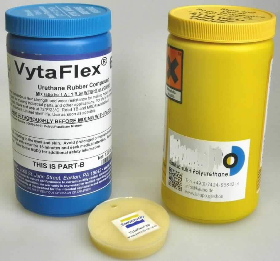 Angaben des Antragstellers:
VytaFlex 60/1
Zusammensetzung:
Komponente A: Gemisch aus Polyurethangrundstoffen, 5 - 15 % Diisononylphthalat (CAS-Nr. 68515-48-0) und Spuren von m-Tolylidendiisocyanat (< 1 %, CAS-Nr. 26471-62-5)
Komponente B: Gemisch aus Polyurethangrundstoffen mit 1 - 5 % Diethyltoluoldiamin (CAS-Nr. 68479-98-1) und 5 - 10 % Di(methylthio)-Toluoldiamin (CAS-Nr. 106264-74-3)

Untersuchungsergebnisse an einem Warenmuster:
Eine braune, zähflüssige Masse in einer gelben Kunststoffdose (Kennzeichnung (Auszug): "VytaFlex 60 Urethane Rubber Compound THIS IS PART-A Mix ratio is: 1 A : 1 B by WEIGHT or VOLUME Net: 1.00 lbs") und eine gelblich-weiße Flüssigkeit in einer blauen Kunststoffdose (Kennzeichnung (Auszug): "VytaFlex 60 Urethane Rubber Compound THIS IS PART-B Mix ratio is: 1 A : 1 B by WEIGHT or VOLUME Net: 1.00 lbs"). Die beiden Dose befinden sich zusammen in einer bunt bedruckten Pappverpackung.

Befund:
Entsprechend der vorliegenden Angaben liegt Polyurethan der Position 3909 vor.