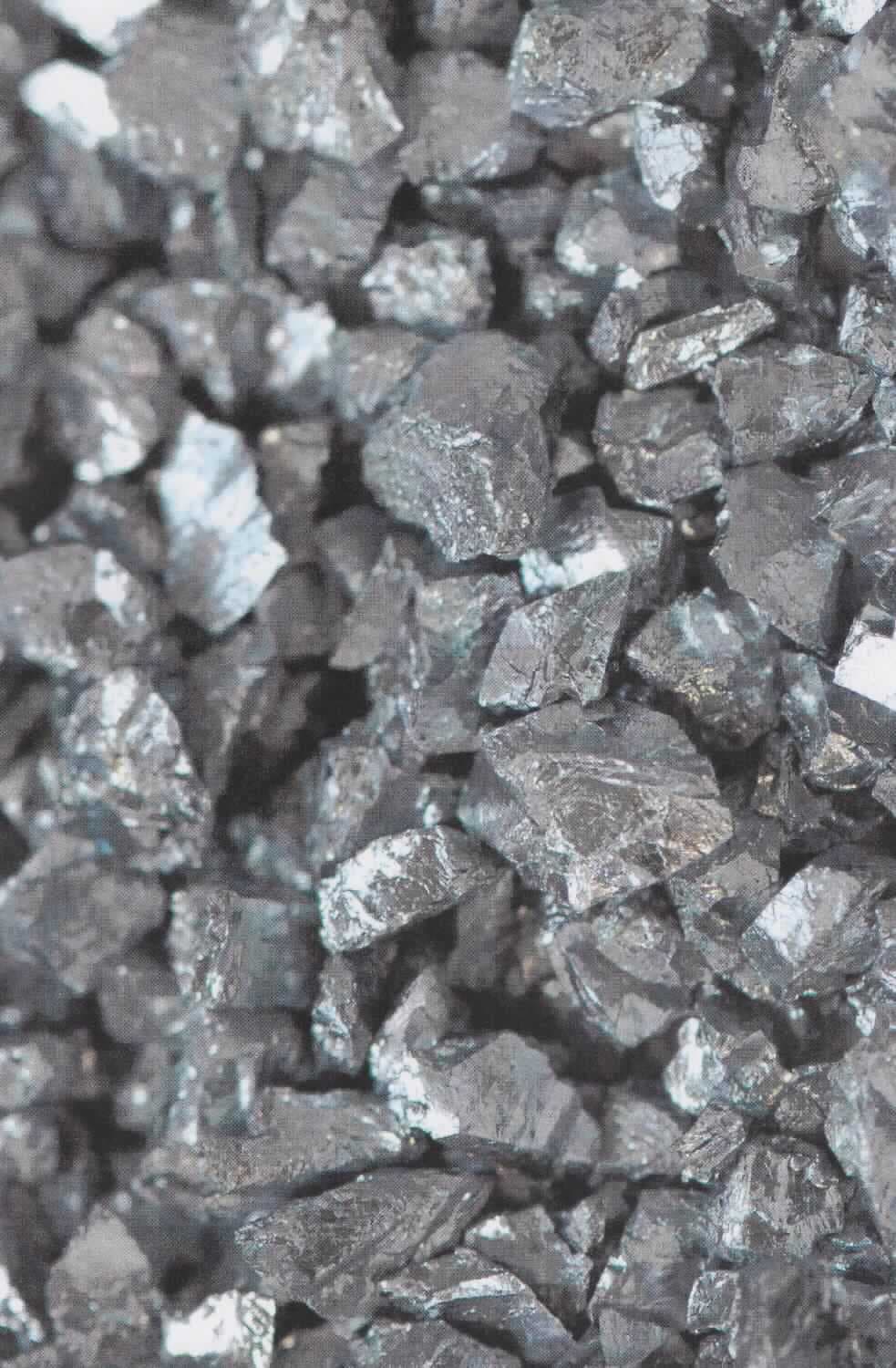 Granulat aus Chrom 

Bei der Ware handelt es sich um ein metallisches Granulat mit einer Körnung von 1 mm bis10 mm aus Chrom. 
Laut Analysenzertifikat beträgt die Reinheit 99,5 - 99,9 GHT. Das Granulat dient als Aufdampfmaterial für die PVD-Dünnschichttechnik. 

Die Ware ist nach ihrer Beschaffenheit als anderes Chrom in Rohform in die Unterposition 8112 2190 der Kombinierten Nomenklatur einzureihen.