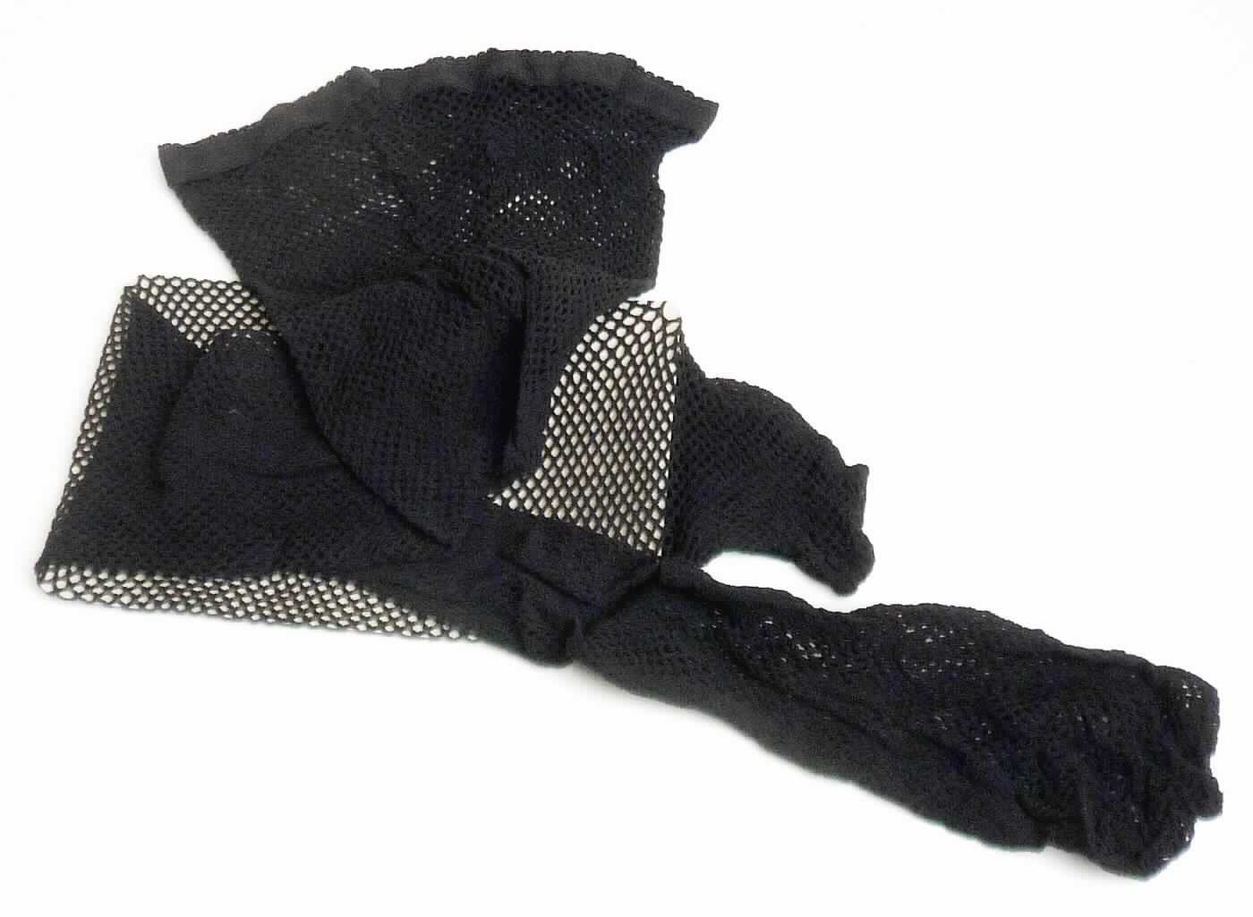 Strumpfhose, sog. Netzstrumpfhose, Art. 44049, in Einheitsgröße, Foto siehe Anlage,
- auf einer Pappunterlage aufgebracht und in einem Polybeutel verpackt, 
- aus ca. 0,8 mm dicken, einfarbigen, netzartig durchbrochen gearbeiteten Gewirken aus laut Antrag 
  100 % Polyamid (synthetische Chemiefasern), 
- lt. Antrag mit einem Titer der einfachen Garne von mehr als 67 dtex, 
- in der Taille abschließend; mit einem ca. 2 cm breiten, elastischen Bund, 
- im Strumpfbereich nahtlos gewirkt; mit Fußteil ohne ausgearbeitete Ferse,
- ohne degressive Kompression,
- stellt sich als Strumpfhose dar, deshalb keine Ware der Unterposition 6115 9699.

"Strumpfhose, aus Gewirken, andere als solche mit degressiver Kompression, aus synthetischen 
 Chemiefasern, mit einem Titer der einfachen Garne von mehr als 67 dtex"