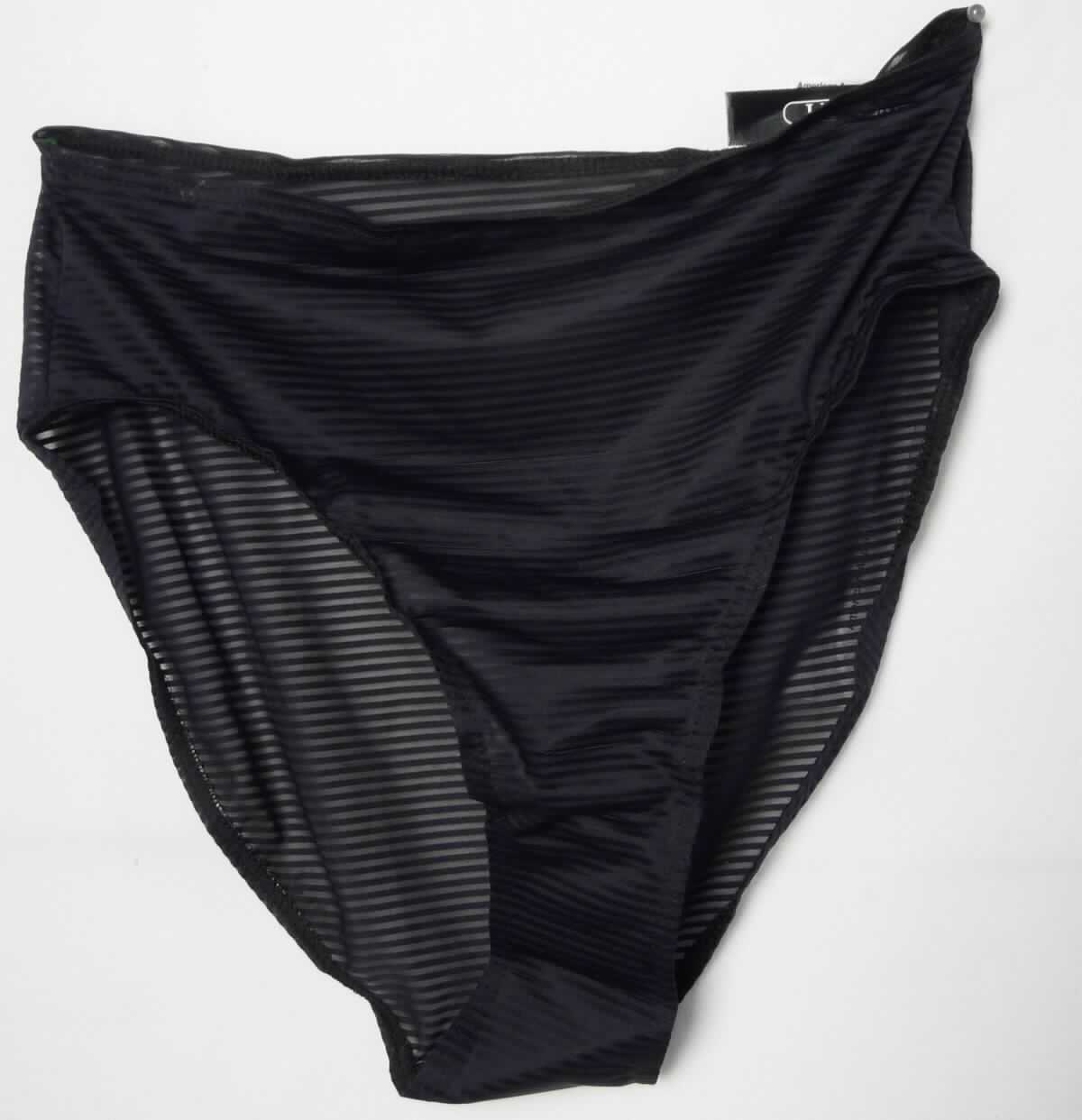 Slip, sog. gewebter Hipsterslip, Art. RSAFY3278, Größe S, Foto siehe Anlage,
- aus ca. 0,4 mm dicken, einfarbigen, durchbrochen gearbeiteten Gewirken aus laut Antrag 90 % Polyester 
  und 10 % Elasthan (beides synthetische Chemiefasern),
- als Hüftslip gearbeitet; ohne Öffnung und ohne Verschluss,
- mit hohen Beinausschnitten; aufgrund des Schnitts eindeutig als Frauenkleidung erkennbar,
- an allen Rändern mit eingenähten, elastischen Bändern ausgestattet,
- aufgrund der verwendeten Flächenerzeugnisse keine Ware der Position 6208.

"Slip, aus Gewirken, für Frauen, aus Chemiefasern "