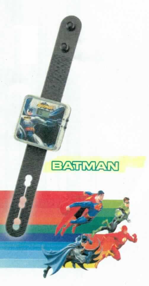 Bei dem Erzeugnis aus der Serie "McDonalds - Hello Kitty / DC Comics Watches 2015" (Motiv: Batman) handelt es sich um eine Armbanduhr mit rechteckigem Kunststoffgehäuse (44 x 42 mm) und einem Kunststoffarmband. In dem Kunststoffgehäuse sind eine große Batmandarstellung und ein kleines Anzeigenfeld untergebracht.

Die elektrisch betrieben Armbanduhr (Batterie) ist mit zwei Funktionstasten zum Stellen und Wechseln der optoelektronischen Anzeige ausgestattet. Mit Hilfe der Tasten kann die Uhrzeit und die Stoppeinrichtung bedient werden.

Die in einer durchsichtigen Kunststofftüte verpackte Ware ist als "elektrisch betriebene Armbanduhr nur mit optoelektronischer Anzeige, nicht von der Position 9101 erfasst" einzureihen.