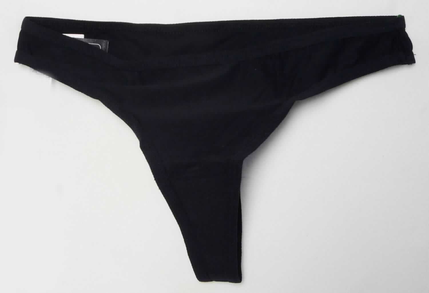 Slip, sog. Unterhose für Frauen, Art. RSA0349, Größe XS, Foto siehe Anlage,
- aus ca. 0,3 mm dicken, einfarbigen Gewirken aus laut Antrag 58 % Nylon und 42 % Elasthan (beides synthetische 
  Chemiefasern),
- als Tangaslip gearbeitet, an allen Rändern mit aufgenähten elastischen Bändern aus Geweben aus Spinnstoffen,
- ohne Öffnung und ohne Verschluss,
- aufgrund des Schnitts eindeutig als Frauenkleidung erkennbar,
- mit hohen Beinausschnitten,
- im Schritt mit einer Hygieneeinlage ausgestattet.

"Slip, aus Gewirken, für Frauen, aus Chemiefasern"