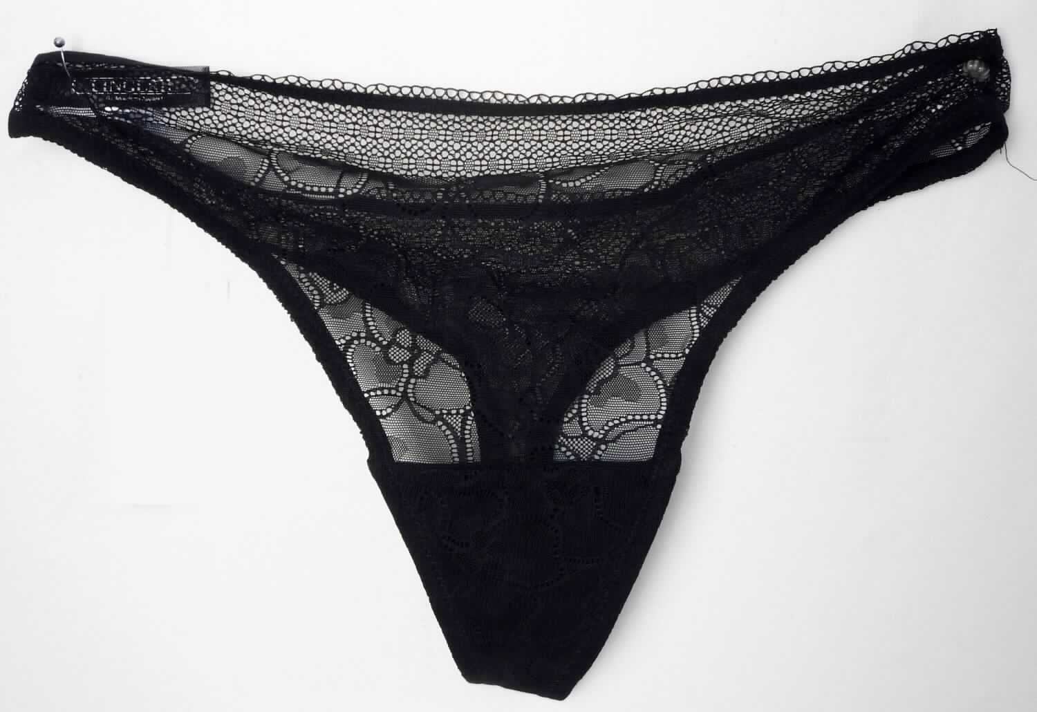 Slip, sog. Unterhose für Frauen, Art. RSALS349, Größe L, Foto siehe Anlage,
- aus ca. 0,3 mm dicken, einfarbigen, durchbrochen gearbeiteten Gewirken aus laut Antrag 79 % Nylon und 
  21 % Elasthan (beides synthetische Chemiefasern),
- als Tangaslip gearbeitet, an allen Rändern mit elastischen Bändern aus Geweben aus Spinnstoffen versehen,
- ohne Öffnung und ohne Verschluss,
- aufgrund des Schnitts eindeutig als Frauenkleidung erkennbar,
- mit hohen Beinausschnitten,
- im Schritt mit einer Hygieneeinlage ausgestattet.

"Slip, aus Gewirken, für Frauen, aus Chemiefasern"