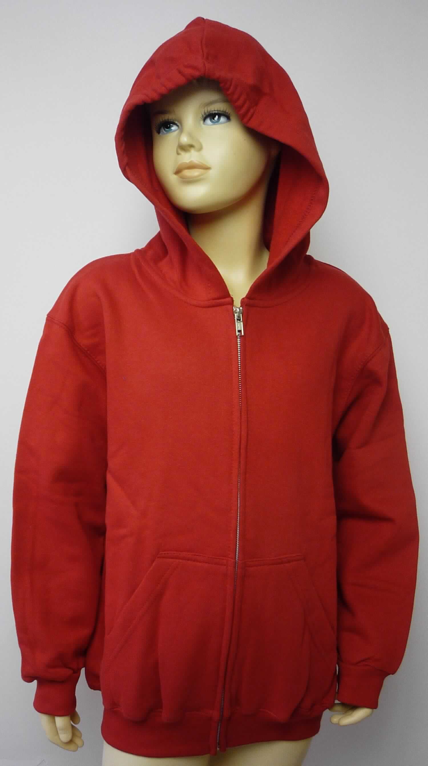 Blouson, sog. Kid's Hoody Jacket, Art. 508, Größe 140, Foto siehe Anlage,
- laut Antrag im Polybeutel verpackt,
- aus ca. 1,3 mm dicken, einfarbigen, einseitig (Innenseite) gerauten Gewirken aus laut Antrag 
  100 % Baumwolle,
- über den Schritt reichend (Rückenlänge: ca. 55 cm),
- mit einer Kapuze,
- vorn mit einer durchgehenden Öffnung mit Reißverschluss,
- ohne Hinweise auf den Trägerkreis (unisex),
- mit langen Ärmeln, die über den unteren Rand des Kleidungsstücks hinausreichen; an den Ärmelenden mit 
  gerippt gewirkten, verengenden Bündchen,
- vorn mit zwei aufgesetzten, offenen Taschen unterhalb der Taille,
- am unteren Rand mit einem angesetzten, gerippt gewirkten, verengenden Bund,
- erfüllt die Merkmale zur Einreihung als Blouson, somit keine Jacke.

"Blouson, aus Gewirken, für Frauen, aus Baumwolle"