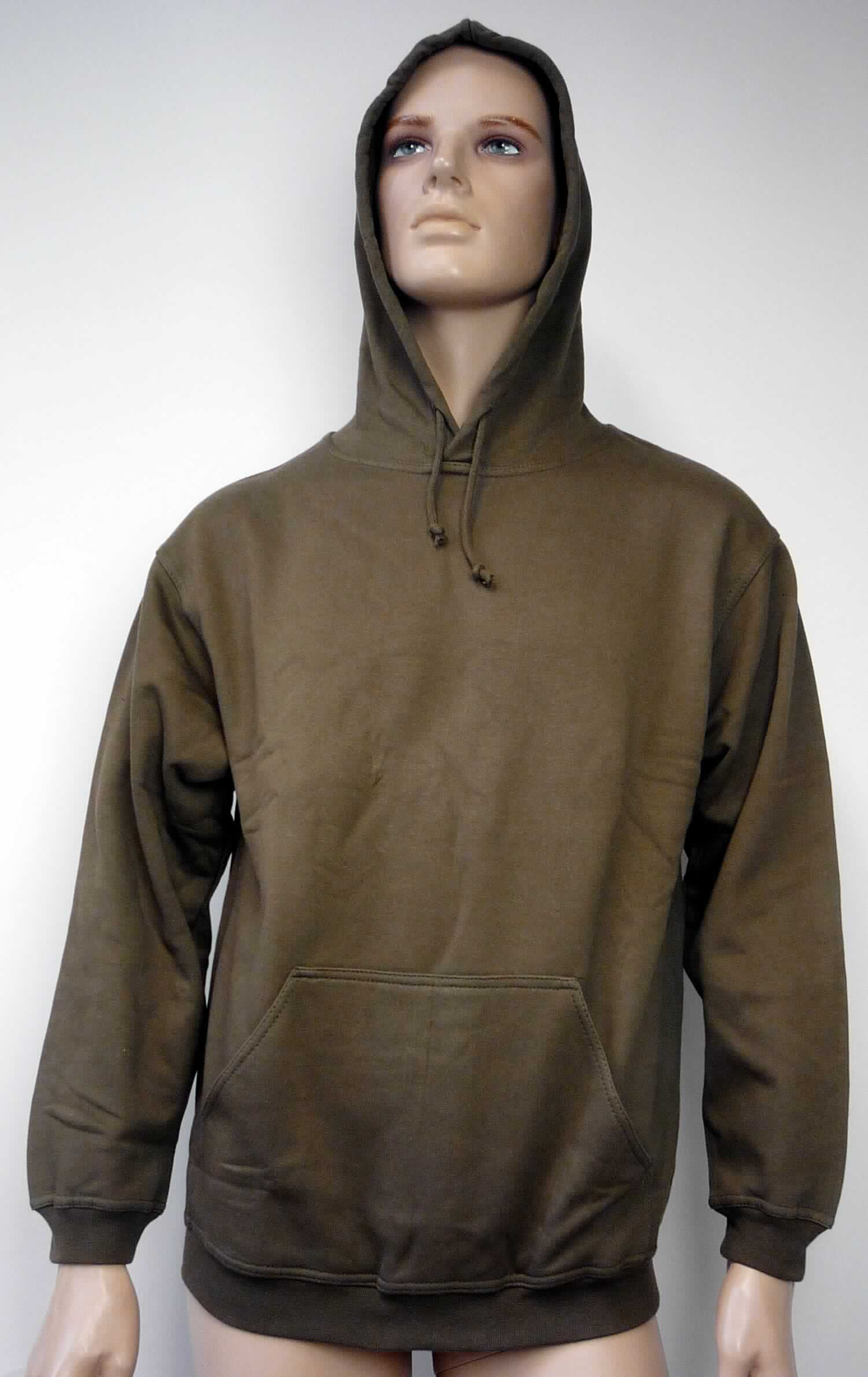 Blousonähnliches Kleidungsstück, sog. Men's Hoody, Sweatshirt, Art. 2080, Größe S, Foto siehe Anlage,
- laut Antrag im Polybeutel verpackt,
- aus ca. 1,1 mm dicken, einfarbigen Gewirken aus laut Antrag 100 % Baumwolle,
- fast bis zum Schritt reichend (Rückenlänge: ca. 66 cm),
- mit einer Kapuze mit Korderlzug und einer Überlappung der Kapuzenränder von links über rechts 
  (Männerkleidung),
- ohne Öffnung und ohne Verschluss,
- mit langen Ärmeln, die über den unteren Rand des Kleidungsstücks hinausreichen; an den Ärmelenden
  mit gerippt gewirkten, verengenden Bündchen,
- vorn mit einer großen, aufgesetzten Tasche (sog. Kängurutasche) unterhalb der Taille,
- am unteren Rand mit einem angesetzten, gerippt gewirkten, verengenden Bund,
- erfüllt die Merkmale zur Einreihung als blousonähnliches Kleidungsstück, somit kein Pullover. 

"Blousonähnliches Kleidungsstück, aus Gewirken, für Männer, aus Baumwolle"