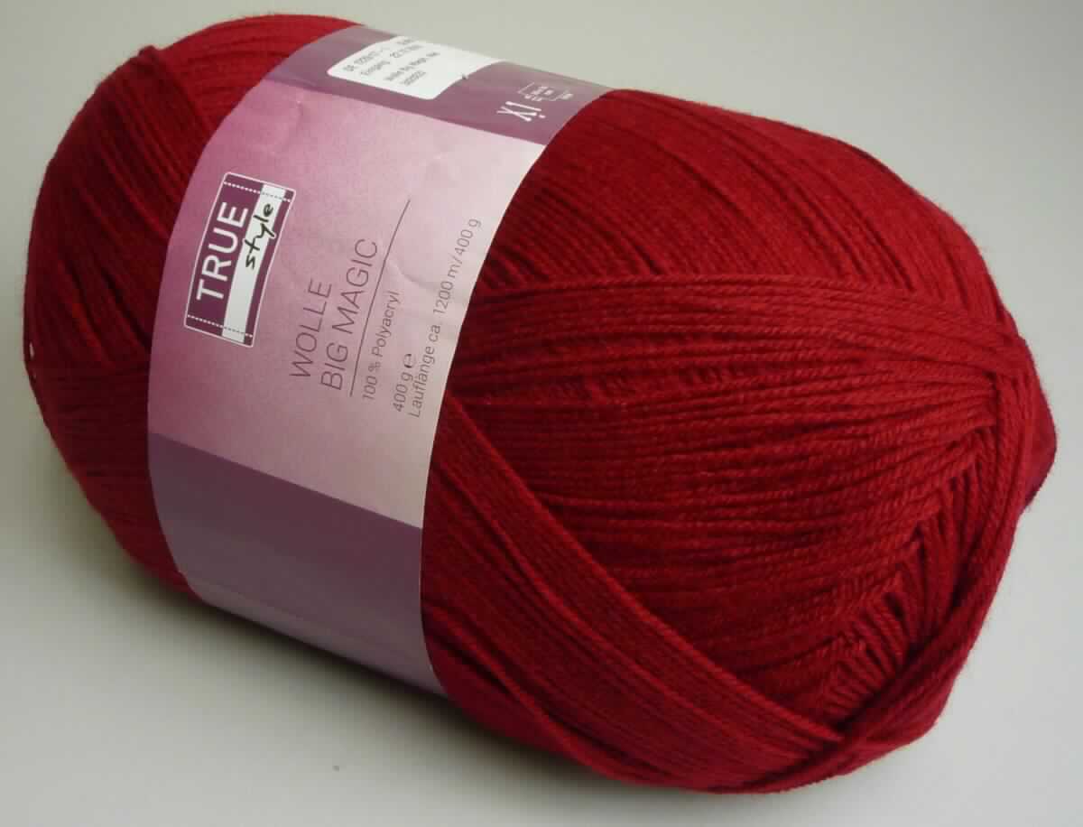 Strickgarn, sog. Wolle Big Magic, NAN 3020222, Foto siehe Anlage,
- im Knäuel, mit einer Länge von laut Antrag 1200 m, in einem Polybeutel verpackt,
- laut Untersuchungsergebnis:
-- mit einem Gewicht von 400 g (in Aufmachung für den Einzelverkauf),
-- aus synthetischen Spinnfasern (laut Antrag 100 % Polyacryl, damit keine Ware der Unterposition 5511 2000),
-- gezwirnt, mit einer S-Drehung als letzter Drehung, u. a. damit kein Nähgarn,
-- mit einem Titer von ca. 3.300 dtex, somit kein Bindfaden der Position 5607.

"Garn aus synthetischen Spinnfasern, kein Nähgarn, in Aufmachungen für den Einzelverkauf, mit einem Anteil
 an synthetischen Spinnfasern von mehr als 85 GHT"