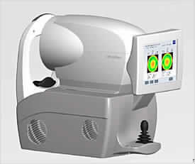 Sog. i.Profiler® - multifunktionales Augenmessgerät, im Wesentlichen bestehend aus einem optischen Messkopf mit Messfenster und LCD-Monitor, auf einem Sockel (sog. Fußteil), der einen Computer und weitere elektronische Bauteile beherbergt. Vorn befindet sich eine Stirn- und Kinnstütze, hinten ein Joystick und Bedientasten, an der Seite USB-, LAN-, VGA- und Netzkabelanschlüsse, eine RS23S-Schnittstelle und ein Druckerpapierfach für den internen Drucker. Das Gerät vereint die Funktionen von Autorefraktometer/Keratometer, Aberrometer und Hornhaut-Topographie-Gerät. Es verwendet die Wellenfront-Technologie, bei der ein Infrarotstrahl auf die Netzhaut trifft, der dort gestreut wird. Die reflektierten Streustrahlen werden durch optische Sensoren gemessen und die Werte berechnet, so dass eine individuelle "Wellenkarte" des Auges entsteht. Die Bedienung erfolgt durch Augenoptiker oder Ärzte. Zur äußeren Form siehe Abbildung in Anlage.
Die Ware wird als "anderes optisches augenärztliches Gerät als in den Unterpositionen 9018 1100 bis 9018 4900 genannt" eingereiht.