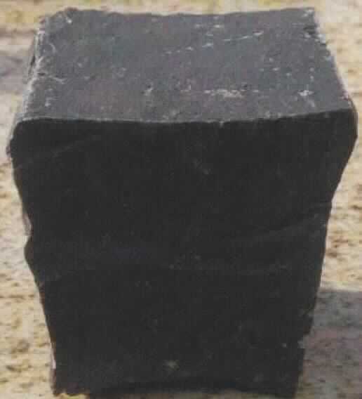 Angaben: Warenbezeichnung: Basaltpflaster 9 x 9 x 9 cm - Bearbeitung: geflammt - Gewicht: 1,907 kg - Artikelnr. 8298822 - Verwendungszweck: für den Außenbereich. 

Die Angaben der Antragstellerin werden als zutreffend unterstellt.  

Befund:  Zolltariflich handelt es sich bei dem Basaltpflaster (Gewicht weniger als 10 kg) um einen bearbeiteten Werkstein der Position 6802 des Zolltarifs.