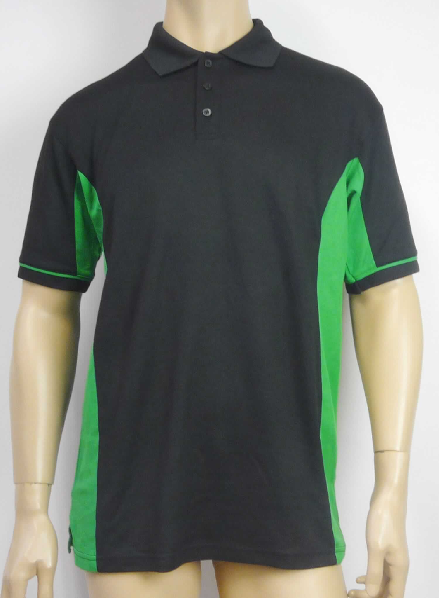 Hemd, sog. Men's Function Contrast Polo, Art. 4520, Größe L, Foto siehe Anlage,
- laut Antrag mit fünf Stück je Verpackungseinheit im Polybeutel verpackt,
- aus ca. 0,6 mm dicken, verschiedenen einfarbigen Gewirken aus laut Antrag 55 % Baumwolle und 45 % Polyester
  (synthetische Chemiefasern); mit durchschnittlich 10 oder mehr Maschen je linearen Zentimeter in jeder Richtung,
- über den Schritt reichend (Rückenlänge: ca. 76 cm),
- mit einem Umlegekragen,
- vorn mit einer nicht durchgehenden Öffnung mit Knopfverschluss von links über rechts (Männerkleidung),
- mit kurzen Ärmeln, an den Ärmelenden mit angesetzten Bündchen,
- am unteren Rand durch Umschlagen und Festnähen gesäumt.

"Hemd, aus Gewirken, für Männer, aus Baumwolle"