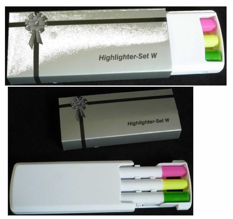 Sog. "Highlighter-Set W mit Wachsminen", siehe Abbildung, in Form einer zusammengesetzten Ware, im Wesentlichen bestehend aus jeweils einer Wachsmalmine und einem Halter in Form eines zylindrischen Gehäuses aus Kunststoff (L x D = 9 x 1 cm) mit Schutzkappe (das Gehäuse stellt keinen festen Schutzmantel im Sinne der UPos. 9609 10 dar).
Mittels eines Drehmechanismus am unteren Gehäuseende kann die Mine aus dem Stift herausgedreht werden. 

Der Charakter der aus verschiedenen Bestandteilen zusammengesetzten Ware wird aufgrund der Bedeutung für die Verwendung durch die Wachsmine bestimmt.

Es sind drei Wachsmalkreiden in unterschiedlichen Farben in einer besonders gestalteten Spenderbox (ca. 11,5 x 4,7 x 1,7 cm = L x B x H) aus Kunststoff aufgemacht.
Die Kreiden und die Box sind in einer Pappschachtel mit Blisterfolie verpackt.

Die Ware ist als "andere als Stifte mit festem Schutzmantel, andere als Pastellstifte und Zeichenkohle" einzureihen.