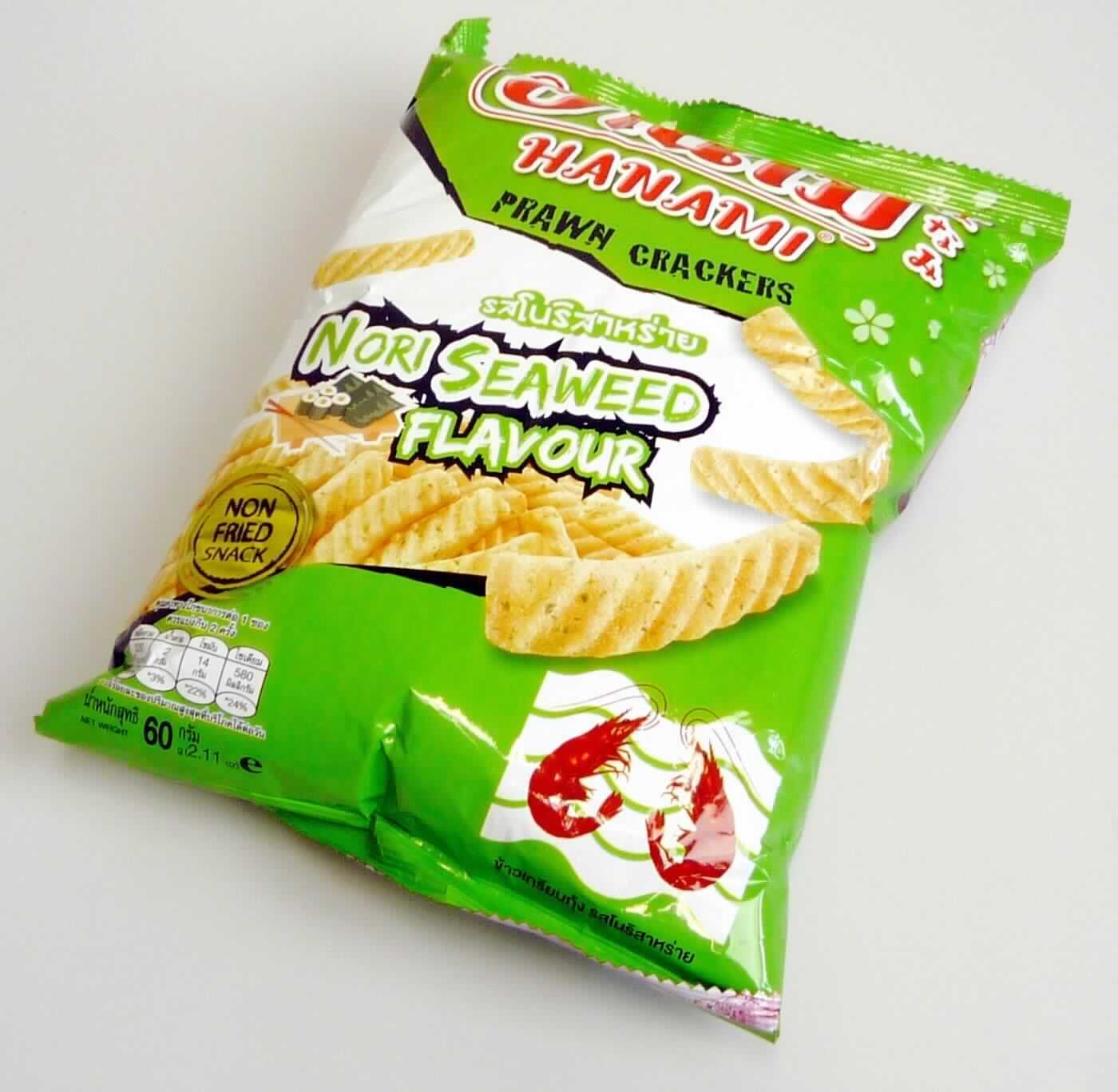 Garnelen-Cracker

Beschaffenheit des vorgelegten Warenmusters (in Originalumschließung):
Bedruckter und etikettierter Kunststoffschlauchfolienbeutel mit Angaben zum Erzeugnis (Garnelen-Cracker, 
Algengeschmack; 60 g) und zu den Zutaten (siehe Feld 8), darin gelb-orangefarbene und mit grünen Partikeln 
bestreute, leicht gebogene, aufgeblähte, knusprige, spröde, geriffelte, ca. 4 - 5 cm lange, 0,8 cm breite und 
0,8 cm dicke Gebäckstäbchen, Geruch leicht fischig, Geschmack nach würzigem Knabbergebäck mit 
Garnelenaroma. 

Gehalt an Erzeugnissen gemäß Anmerkung 1 a) zu Kapitel 19: 20 GHT oder weniger (nach der Rezeptur) 
Stärke/Glucose*: 50 bis weniger als 75 GHT 
Saccharose/ Invertzucker/Isoglucose**: 0 bis weniger als 5 GHT 
Milchfett und Milchprotein: nach der Zutatenliste nicht enthalten
 
*: festgestellt gemäß VO (EG) 900/2008, VO (EU) 118/2010
**: festgestellt gemäß VO (EG) 900/2008

Backware, expandiertes Erzeugnis, gesalzen oder aromatisiert