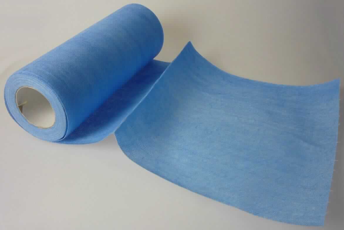 Reinigungstücher, sog. "Blaues Abreißtuch", Art. 167803, Foto siehe Anlage,
- aufgerollt auf einer Papprolle, 
- mit einer Breite von ca. 26 cm; in Abständen von ca. 26 cm mit einer Perforation versehen, um einzelne "Tücher" 
  abtrennen zu können,
- aus Vliesstoffen der Position 5603 aus laut Antrag 20% Polyester und 80% Viskose (beides Chemiefasern),
- die "Tücher" werden durch bloßes Abtrennen gebrauchsfertig, damit handelt es sich um konfektionierte 
  Spinnstoffwaren.

"Andere konfektionierte Waren (Reinigungstücher) aus Spinnstoffen, aus Vliesstoff"