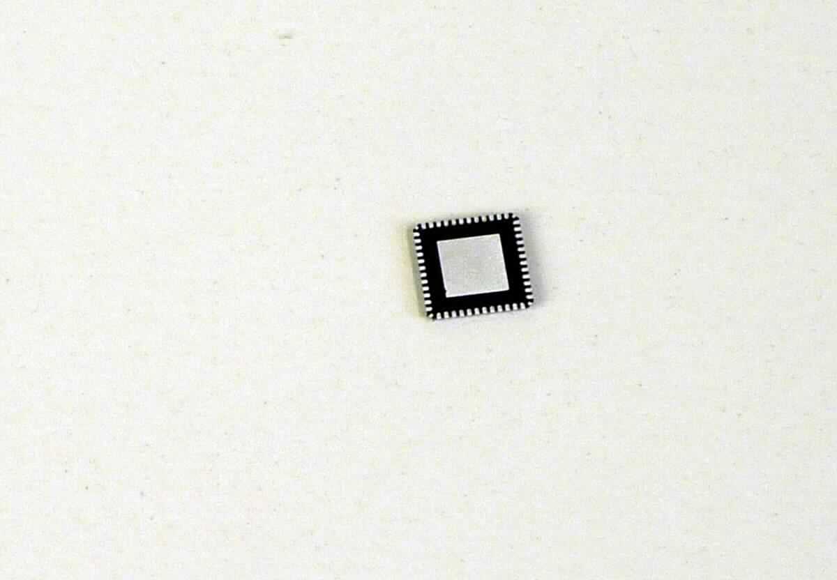 Video Decoder,
- in Form einer monolithischen integrierten Schaltung,
- in einem QFN-Gehäuse mit 48 Anschlüssen.

"Elektronische integrierte Schaltung, kein Prozessor und Steuer- und Kontrollschaltung,
 Speicher oder Verstärker; Video Decoder in Form einer monolithischen integrierten Schaltung"