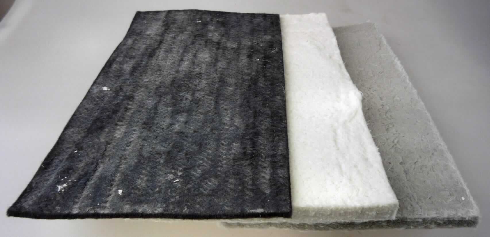 Angaben: Warenbezeichnung: Pyrogel XT - Warenart: Flexible nanoporöse Aero-Isolationsmatte, die Energieverlust verringert (Dämmstoff) - Äußere Form: in Rollen - Abmessungen: Breite: 1500mm, Länge: 80 / 47 m, Dicken: 5 / 10 mm - Zusammensetzung: s. vertrauliche Daten.

Feststellungen: Äußere Beschaffenheit des vorgelegten Warenmusters (Teilprobe): hellbeige, biegsame, rechteckige, weiche Matte (Abmessungen: ca. 12 x 25 x 1 cm). 

Die Angaben der Antragstellerin werden als zutreffend unterstellt.

Befund: Danach handelt es sich zolltariflich bei dem Erzeugnis um eine Ware aus mineralischen Stoffen zu Wärmeschutzzwecken der Position 6806 des Zolltarifs.