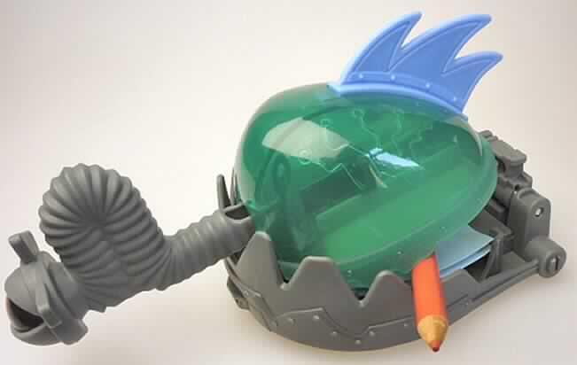Bei dem "Message Brainbot" aus der McDonald`s Aktion "Megamind 2010" handelt es sich um eine zusammengesetzte Ware bestehend aus folgenden Komponenten:
- einem ca. 9 cm langen Farbstift (Buntstift) mit festem Holzmantel, 
- drei annähernd rechteckigen, bedruckten Notizzetteln und
- einem ca. 8 cm hohen Spielzeug aus Kunststoff (charakterbestimmend im Hinblick auf den Umfang).
Das Spielzeug soll ein Gehirn (durchscheinender farbiger Kunststoff) darstellen. Es ist mit Rädern, einem ausziehbaren, schlauchartigen Hals und einem Knopf ausgestattet. Auf Knopfdruck öffnet sich das Spielzeug deckelartig. Das Innere stellt sich als Aufnahmevorrichtung für die Notizzettel, der Hals als Aufnahmevorrichtung für den Bleistift dar, der nur im ausgefahrenen Zustand entnommen werden kann.
Die Ware ist in einem Polybeutel für den Einzelverkauf aufgemacht und dient der spielerischen Unterhaltung von Kindern.

Sie ist als "anderes als zuvor von der Position 9503 erfasstes Spielzeug, aus Kunststoff" einzureihen.