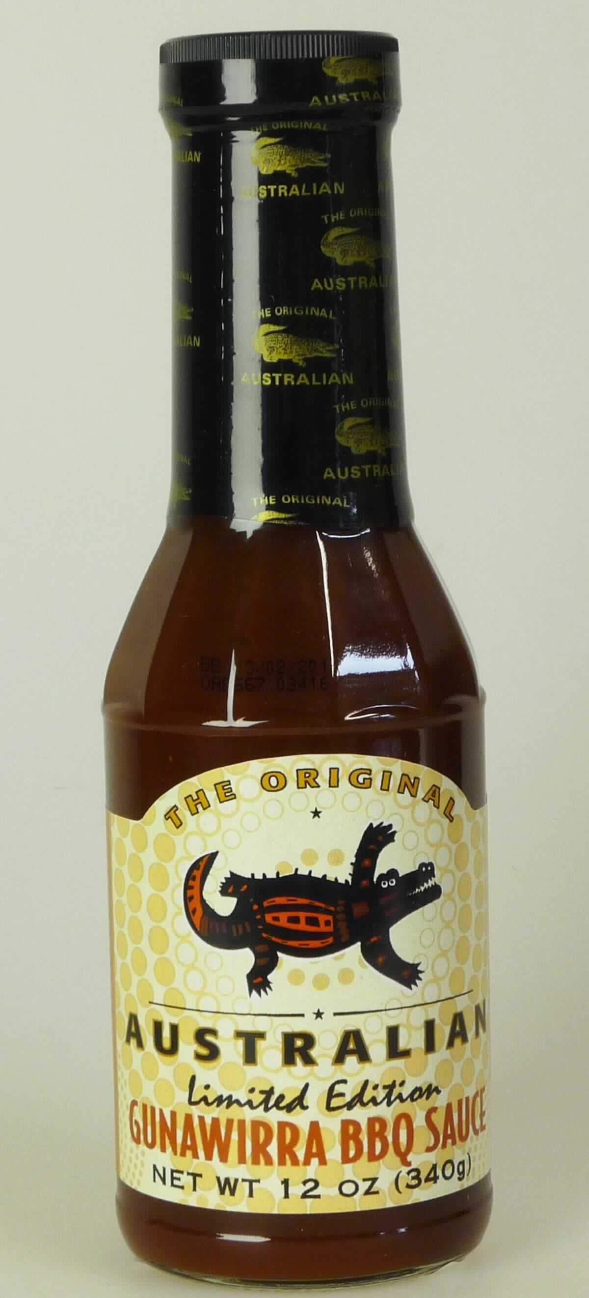 Zubereitete Würzsauce, Gunawirra BBQ Sauce

Umschließung: Original-Glasflasche (355 ml) mit schwarzem Schraubverschluss, umlaufend etikettiert, mit 
Produktbezeichnung und weiteren Angaben (in englisch), zusätzlicher Aufkleber mit Angaben über Zutaten, 
Nährwertangaben  und weiteren Hinweisen (in deutsch).

Inhalt: Braune, sämige, mit vereinzelten Bestandteilen von zerkleinertem Pfeffer und weiteren Gewürzpartikeln 
durchsetzte Würzsauce mit der Konsistenz von Ketchup; Geschmack würzig, nach Tomate und Raucharoma, 
süß, leicht scharf, leicht essigsauer.

Zubereitete Würzsoße, Tomatensoße