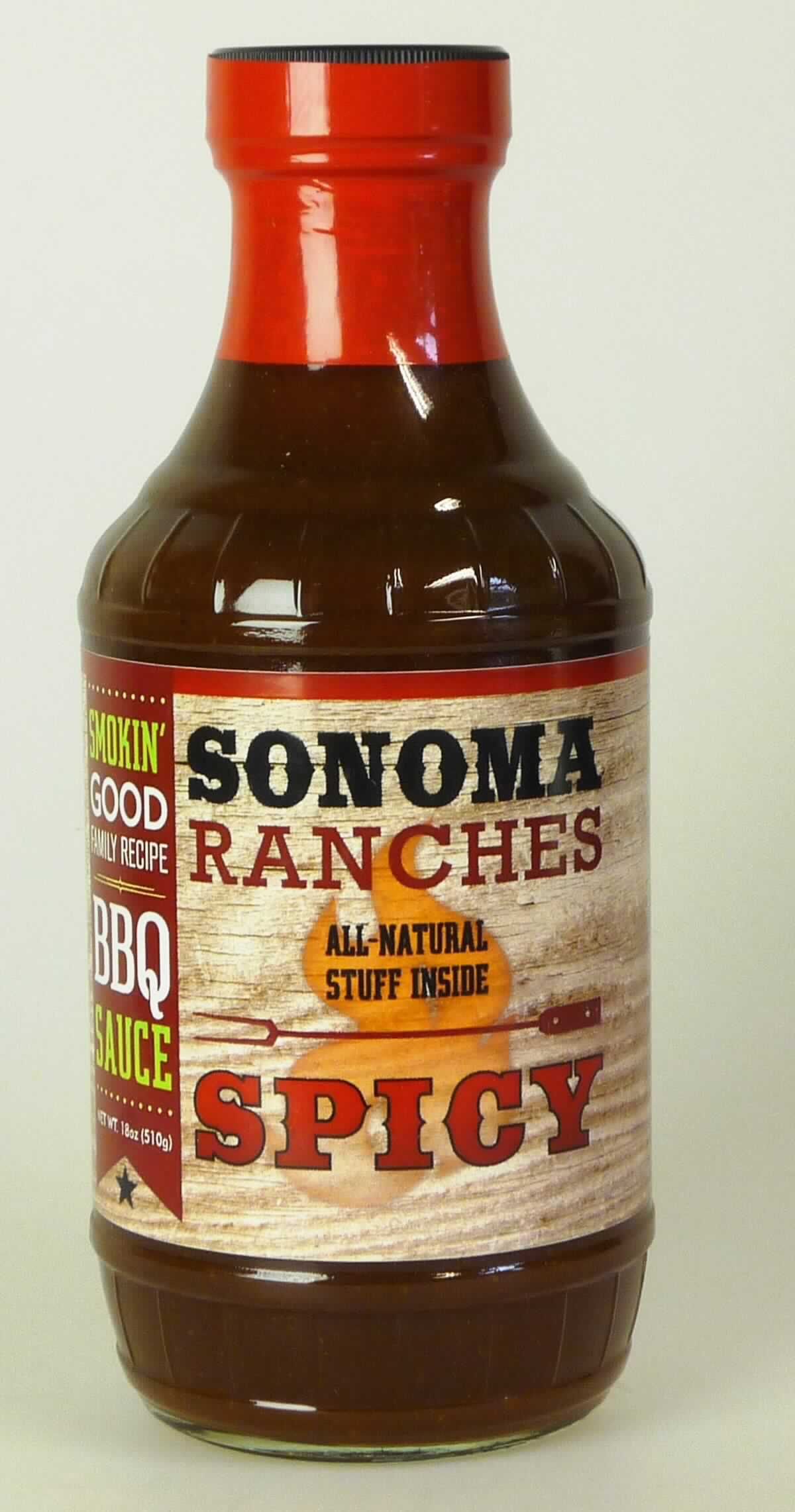 Zubereitete Würzsauce, Spicy BBQ Sauce

Umschließung: Original-Glasflasche (455 ml) mit schwarzem Schraubverschluss, umlaufend etikettiert, mit 
Produktbezeichnung und weiteren Angaben (in englisch), zusätzlicher Aufkleber mit Angaben über Zutaten, 
Nährwertangaben und weiteren Hinweisen (in deutsch).

Inhalt: Braune, sämige, mit vereinzelten Zwiebelstückchen, Bestandteilen von zerkleinerten Chili und Gewürz-
partikeln durchsetzte Würzsauce mit der Konsistenz von Ketchup; Geschmack würzig, nach Tomate und 
Raucharoma, süß, scharf, leicht essigsauer.

Zubereitete Würzsoße, Tomatensoße