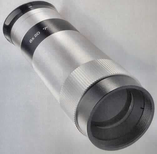 Handfernrohr (Monokular 8 x 20), im Wesentlichen bestehend aus einem 93 g schweren und 9,5 x 3,2 cm (L x D) großen Fernrohr mit einem Objektivdurchmesser von 20 mm, einem Sehwinkel von 7 ° und einer achtfachen Vergrößerung (Abbildung siehe Anlage).

Die Ware wird als "Fernrohr, kein Fernglas" eingereiht.