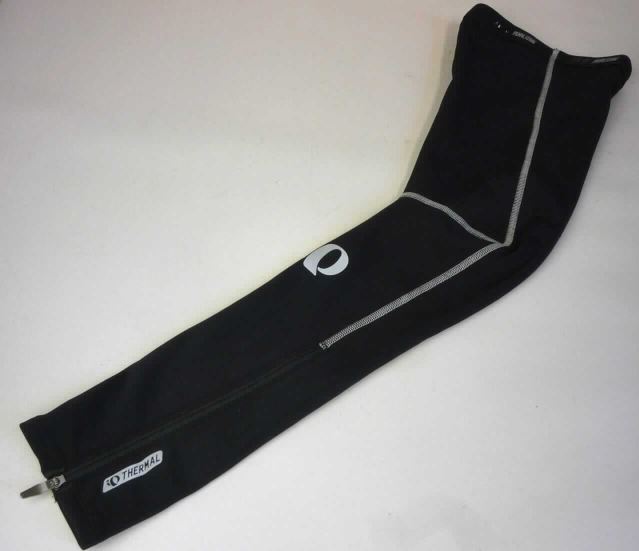 Gamaschenähnliche Waren (lt. Antrag: "Thermal Beinwärmer, Art. 14371210 Elite Thermal Leg Warmer",
Foto siehe Anlage)
- aus Gewirken aus Spinnstoffen,
- teilweise den Unter- und Oberschenkel bedeckend (Länge ca. 64 cm),
- ohne Steg oder Fußteil,
- seitlich mit Reißverschluss

"Gamaschenähnliche Ware"