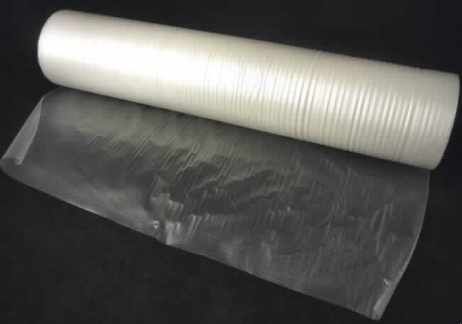Angaben des Antragstellers:
Kaltwasserlösliche Folie aus 100 % Polyvinylalkohol

Untersuchungergebnis an einem Warenmuster:
Leicht trübe, transparente Kunststofffolie mit strukturierter Oberfläche (Abmessungen: ca. 0,3 x 10 m; Dicke: ca. 40 µm) auf einer Papprolle. Die Folie ist in einer klarsichtigen, transparenten Kunststoffverpackung mit bedruckter Papiereinlage (Kennzeichnung (Auszug): "MADEIRA Wash Away AVALON Film Stickfolie") verpackt.

Andere Tafeln, Platten, Folien, Filme, Bänder und Streifen, nicht aus Zellkunststoffen, weder verstärkt noch geschichtet (laminiert) oder auf ähnliche Weise mit anderen Stoffen verbunden, ohne Unterlage: aus anderen Kunststoffen: aus anderen Kunststoffen: aus Additionspolymerisationserzeugnissen: andere: andere: andere